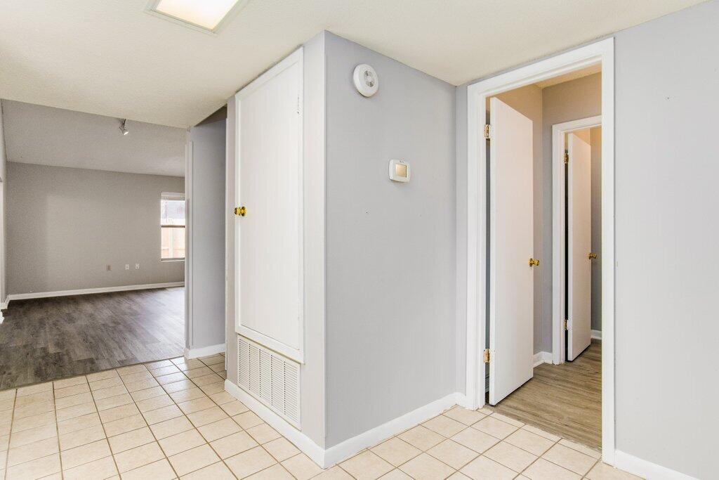 DONLABROOK GARDYNS - Residential Lease