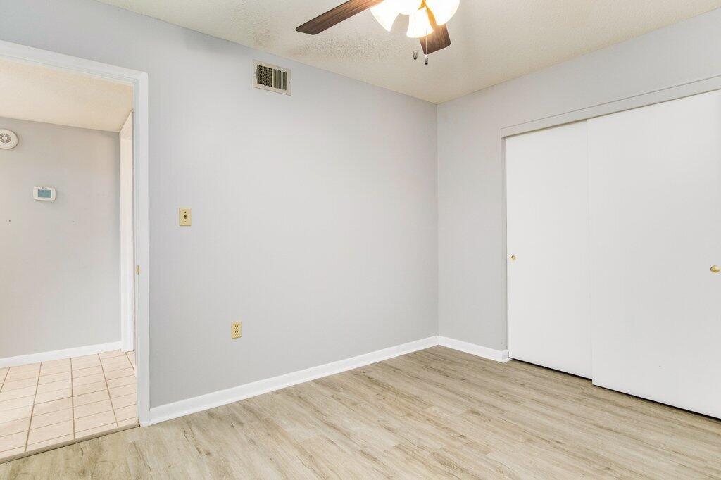DONLABROOK GARDYNS - Residential Lease