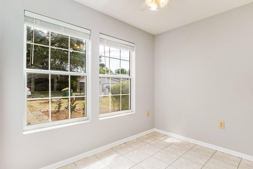 DONLABROOK GARDYNS - Residential Lease