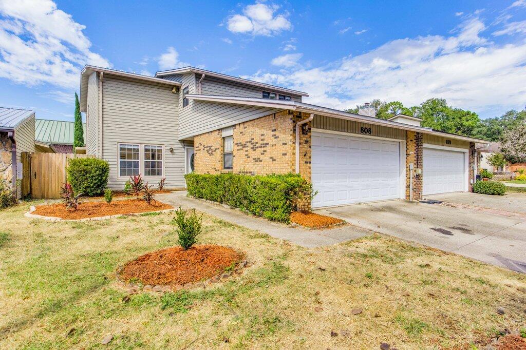 DONLABROOK GARDYNS - Residential Lease