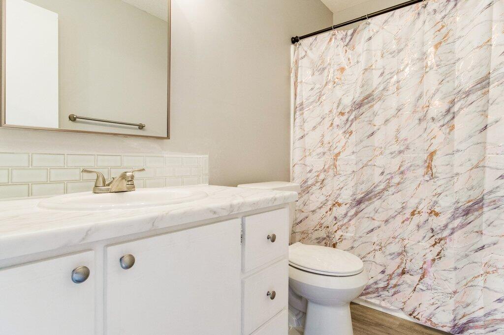 DONLABROOK GARDYNS - Residential Lease