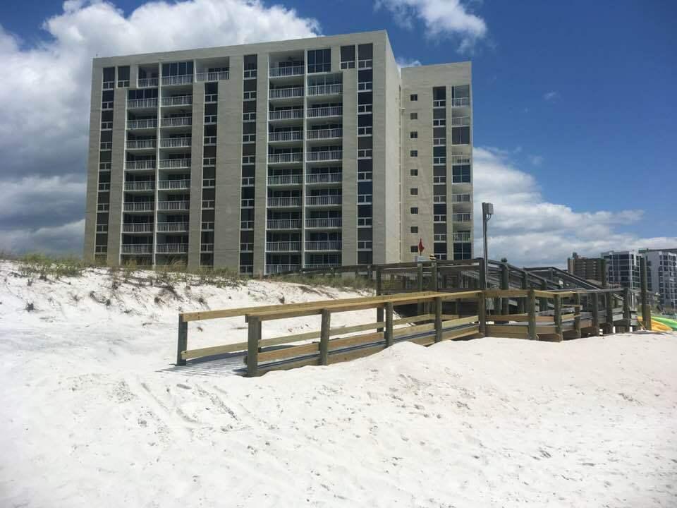 SHORELINE TOWERS 1 - Residential