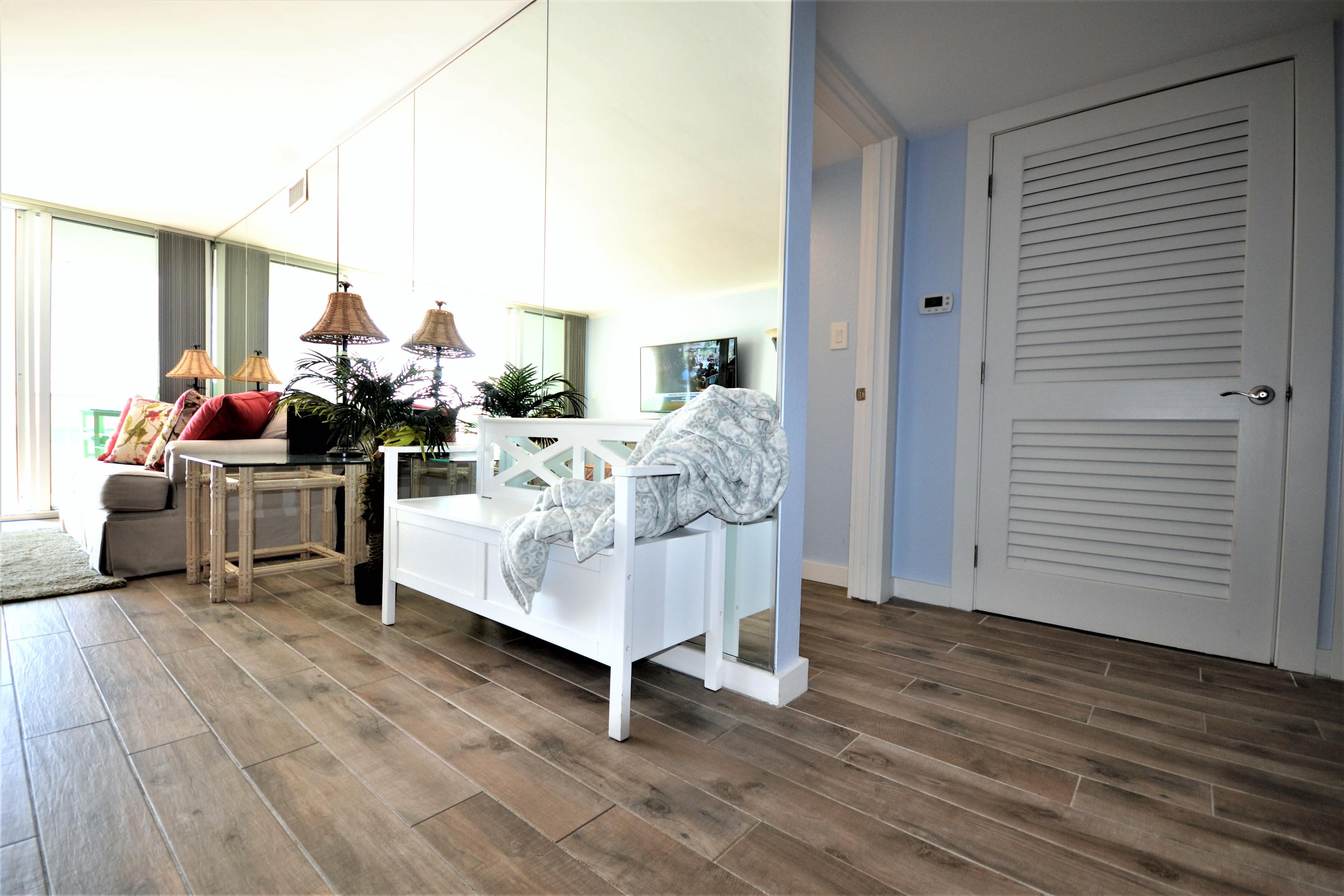 SHORELINE TOWERS 1 - Residential