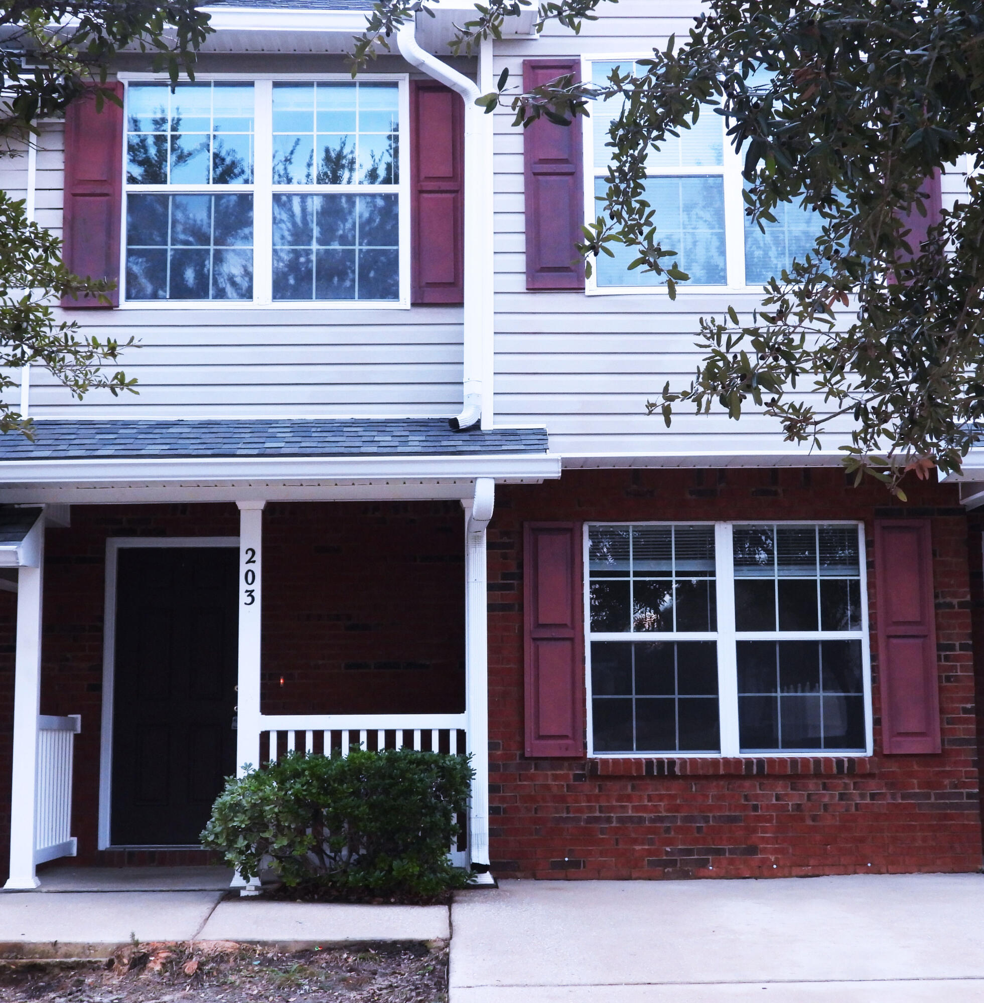 ROLLING PINES - Residential Lease