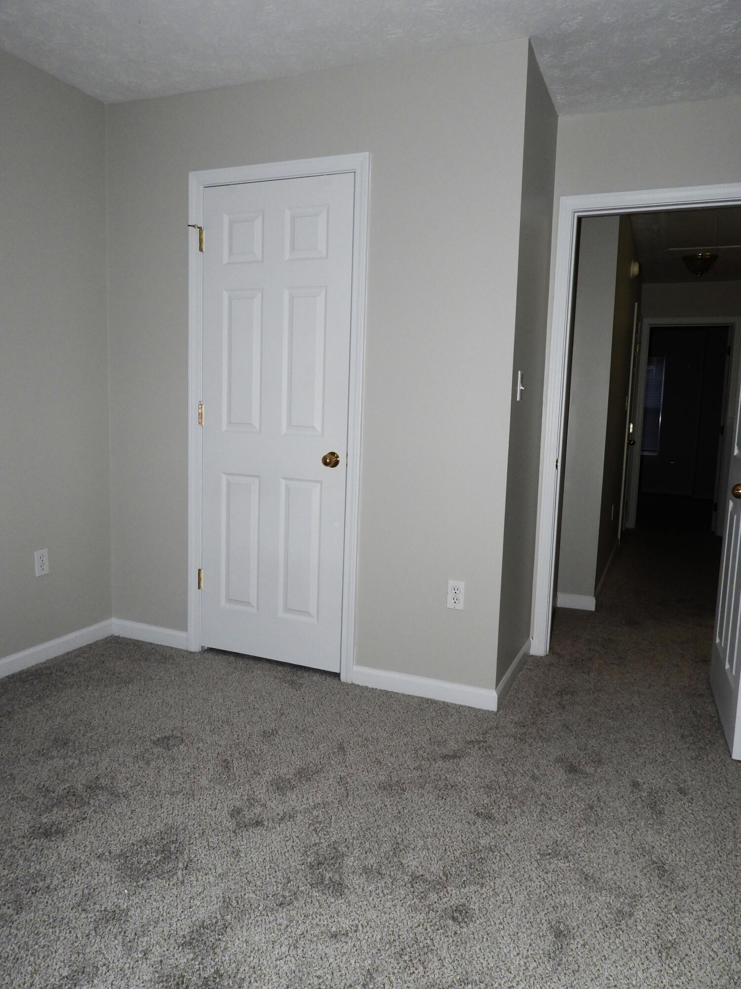 ROLLING PINES - Residential Lease
