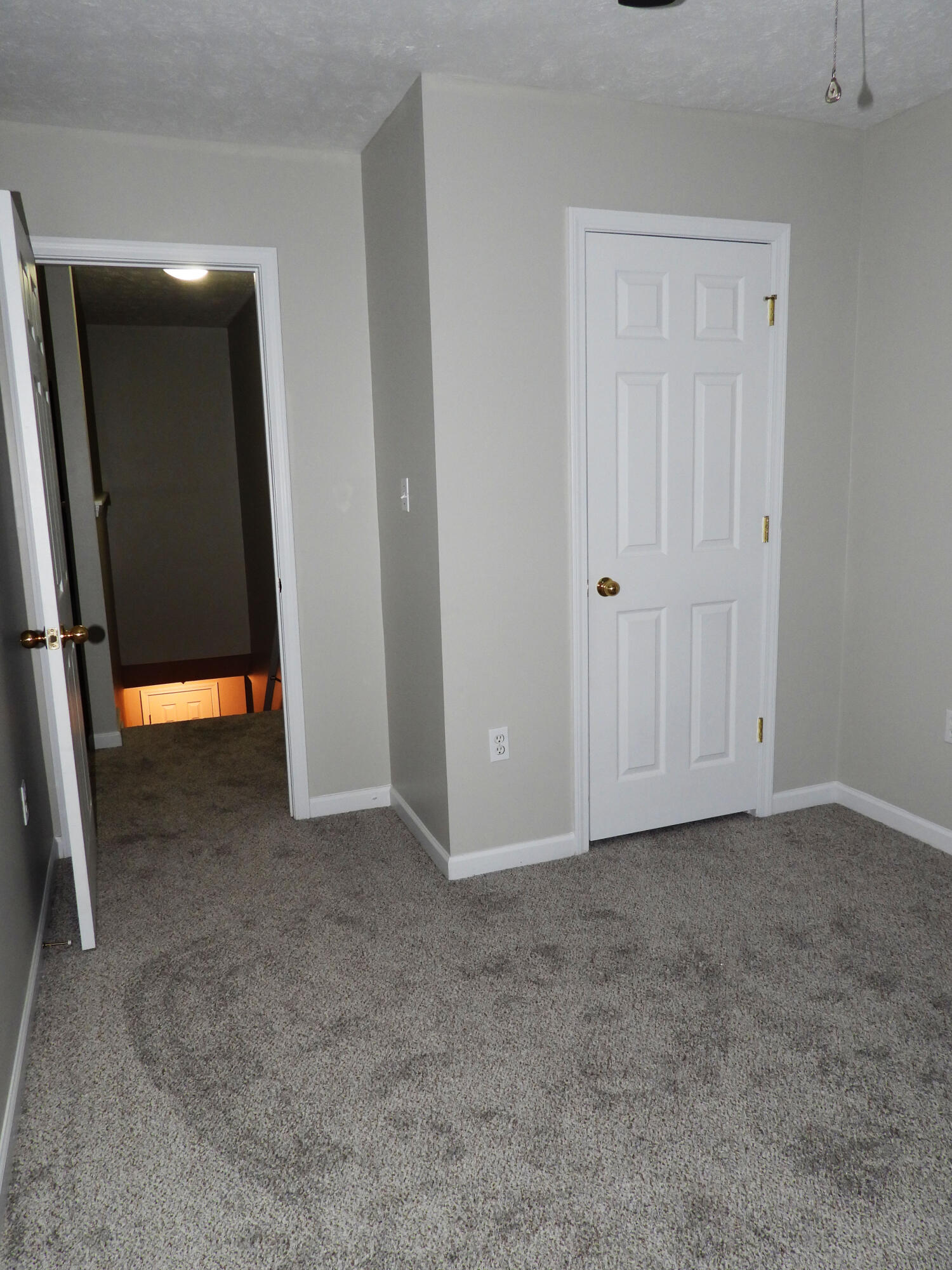 ROLLING PINES - Residential Lease