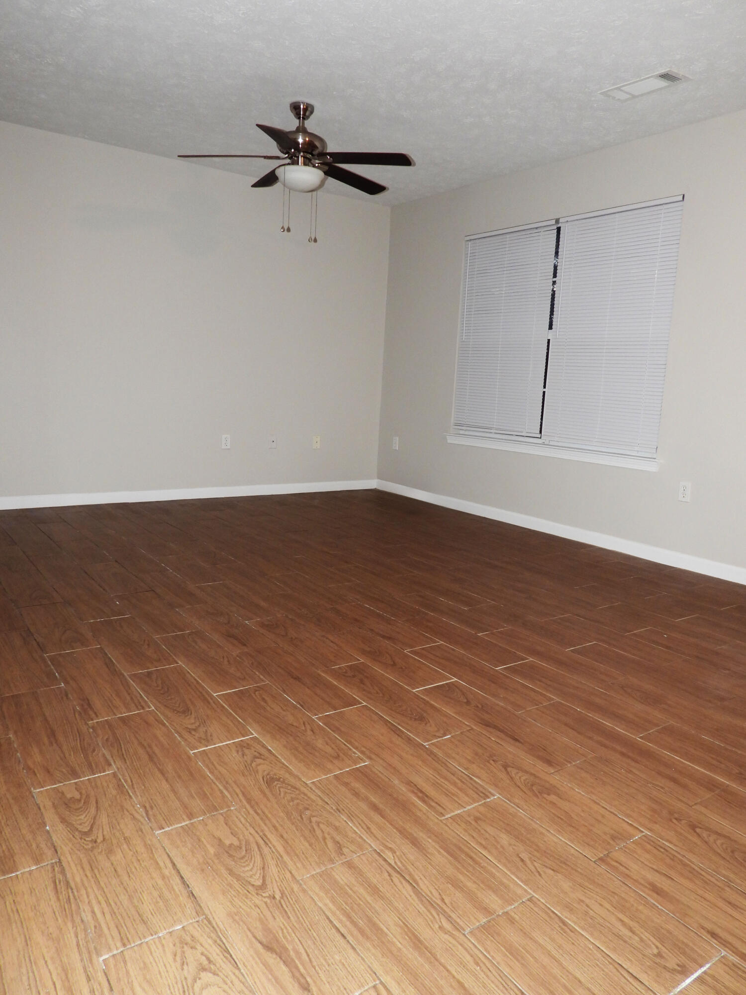 ROLLING PINES - Residential Lease