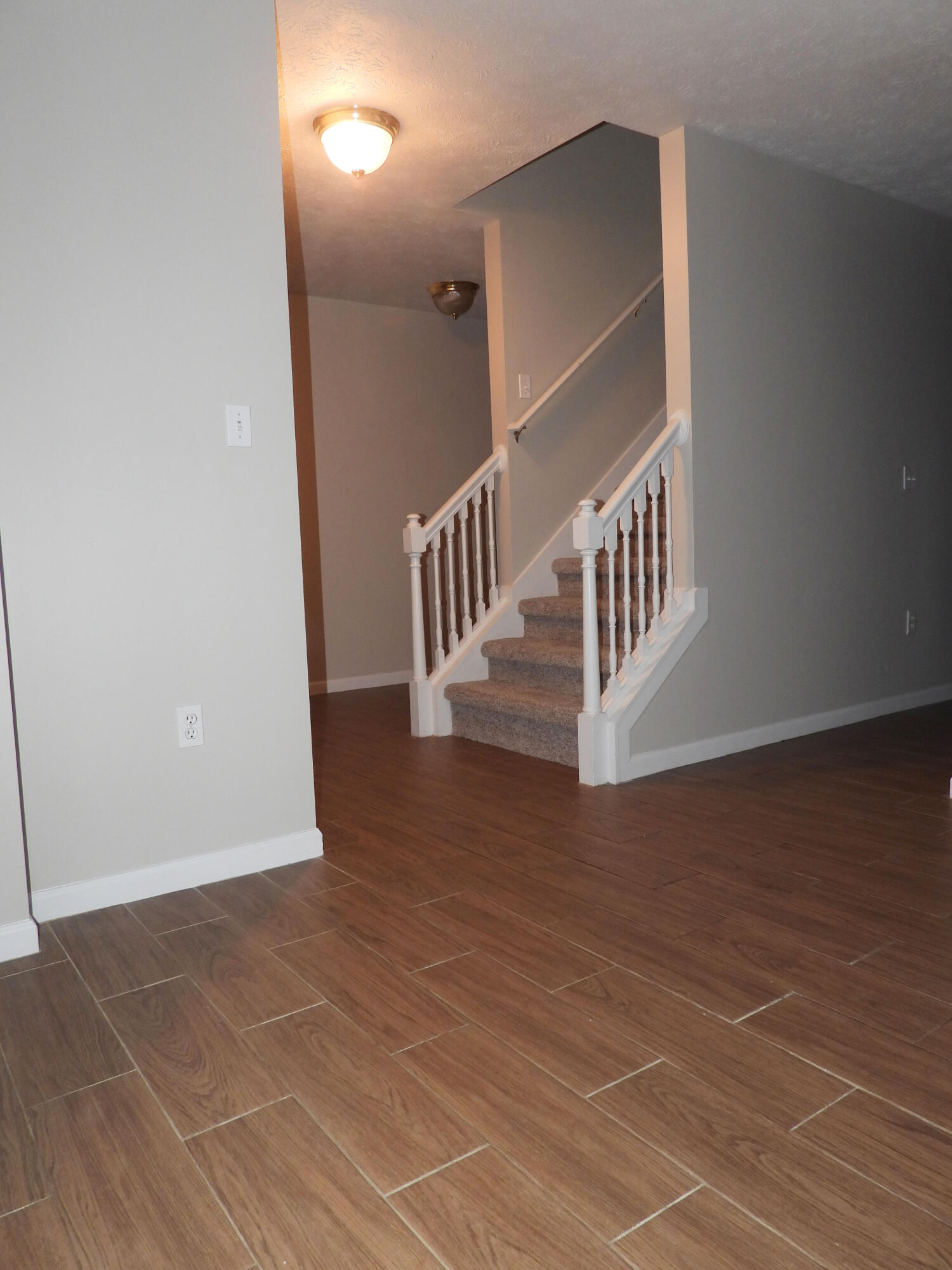 ROLLING PINES - Residential Lease
