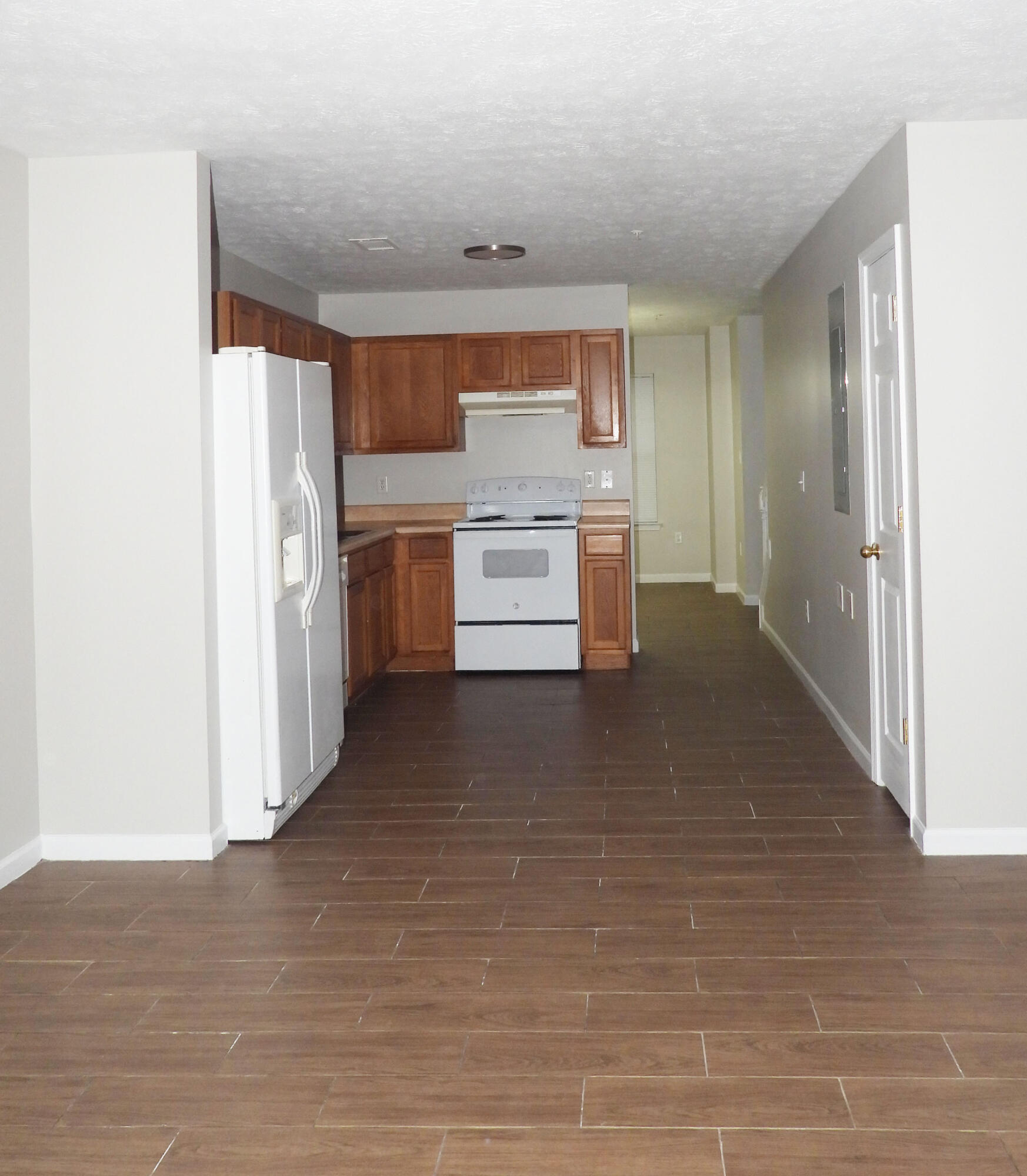 ROLLING PINES - Residential Lease
