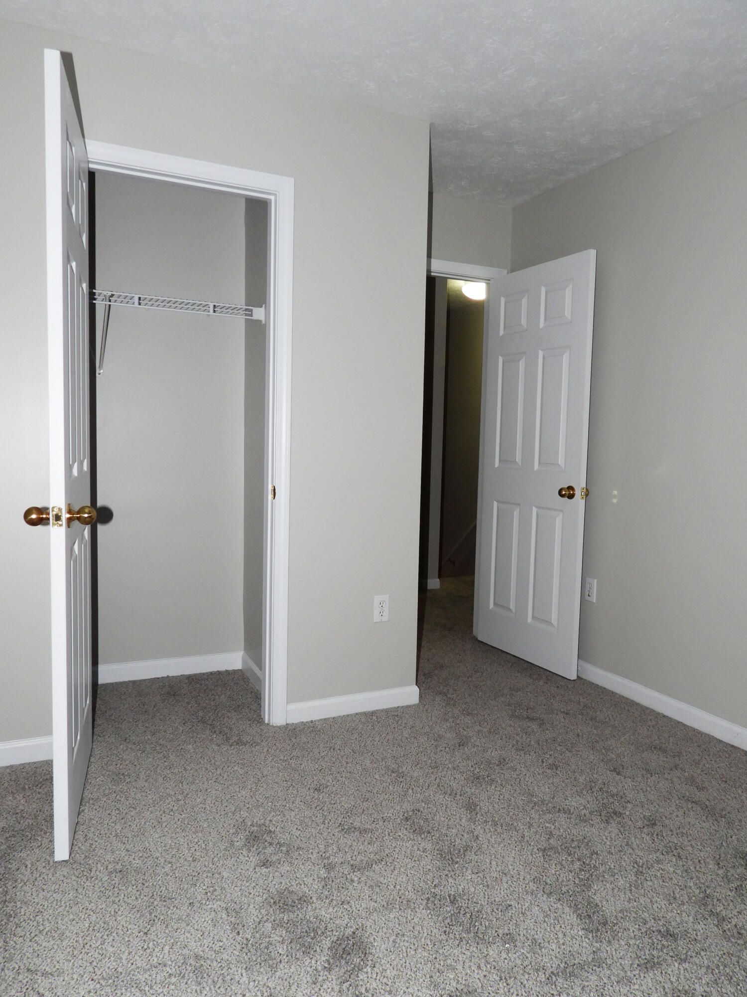 ROLLING PINES - Residential Lease