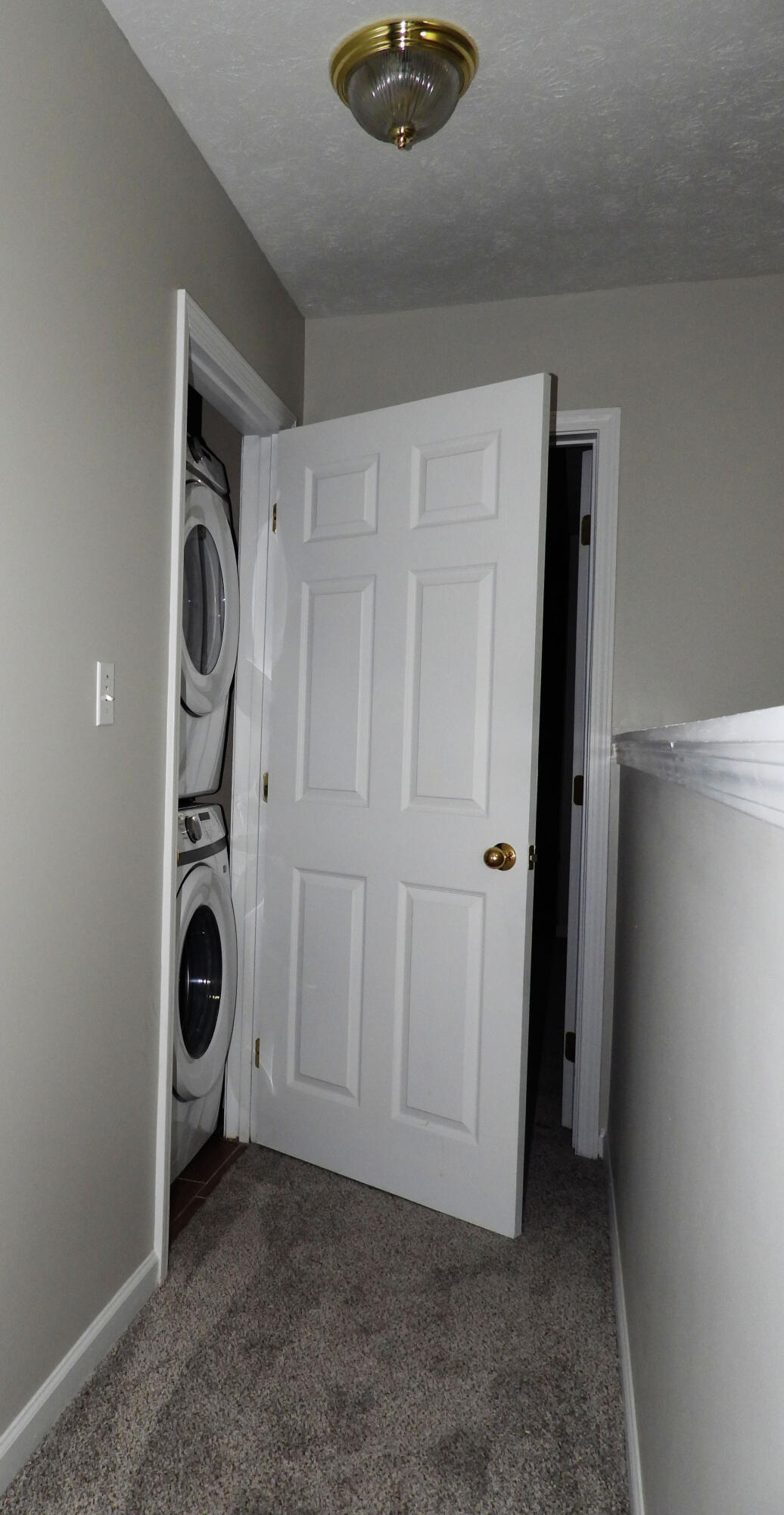 ROLLING PINES - Residential Lease