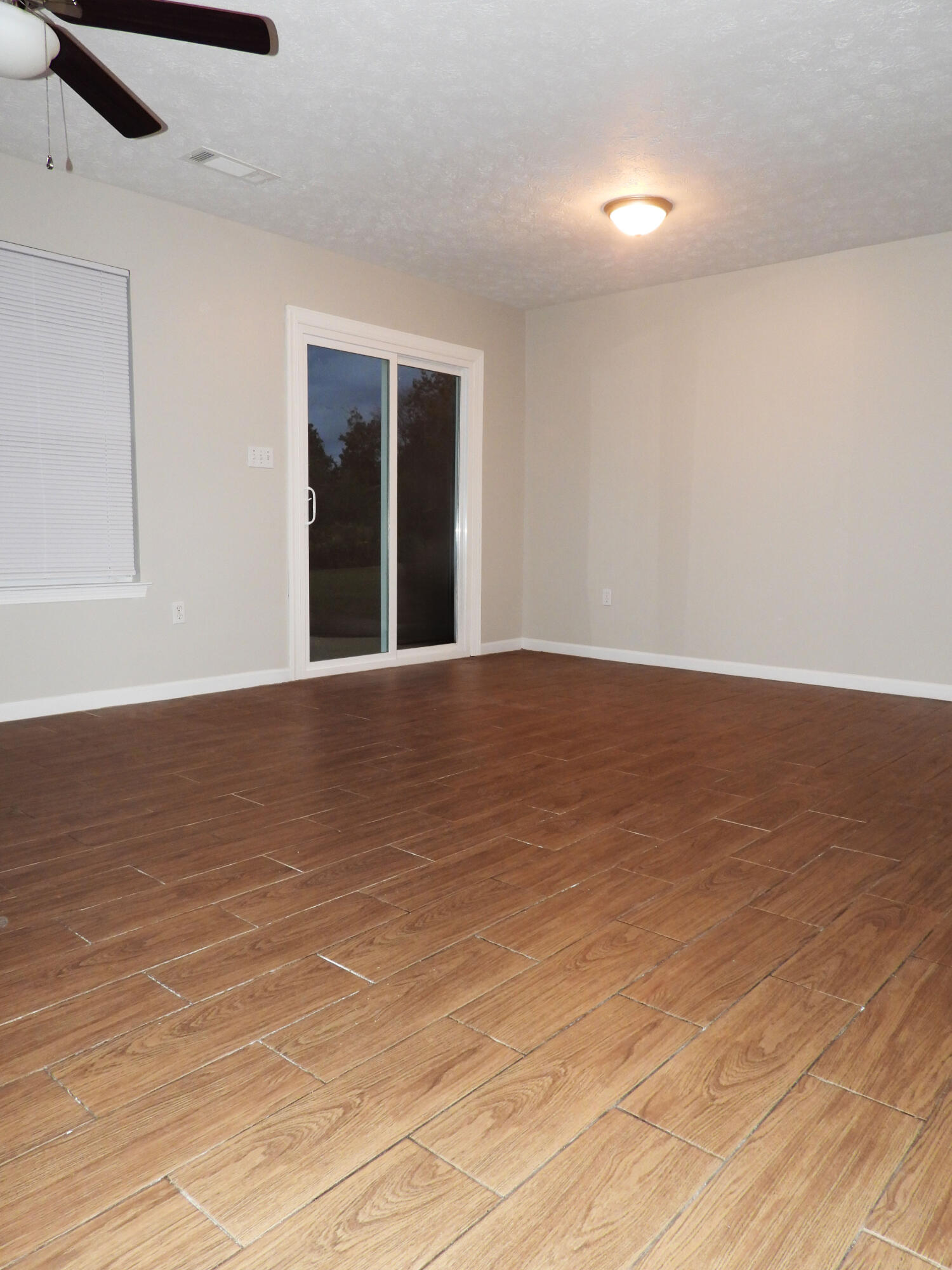ROLLING PINES - Residential Lease