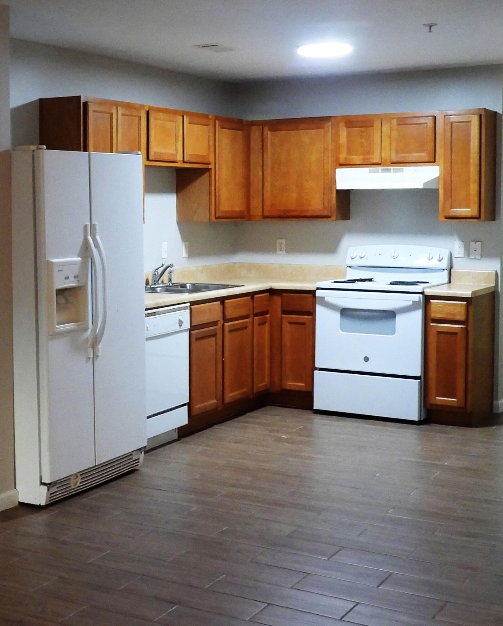 ROLLING PINES - Residential Lease