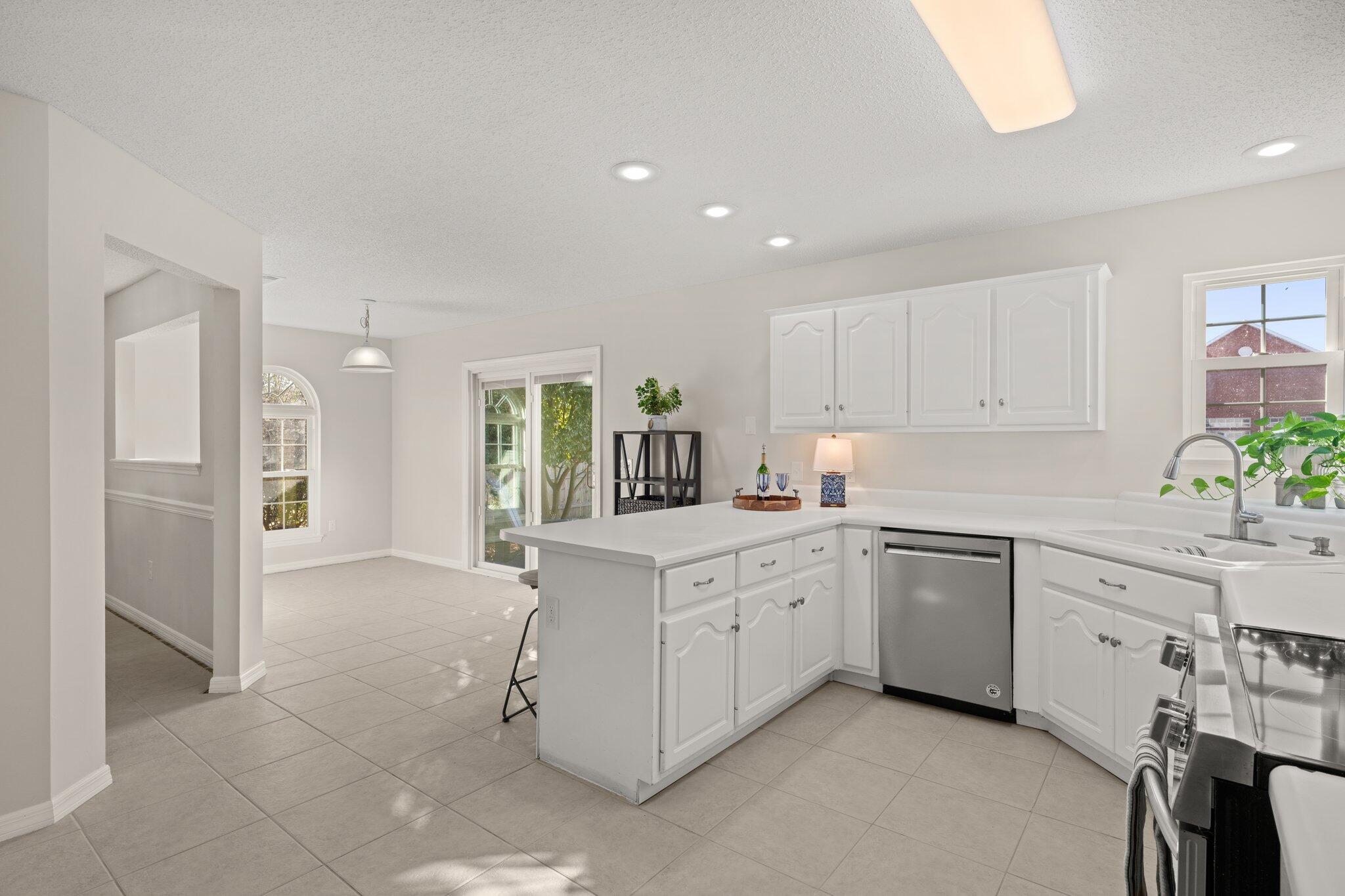 NORTHSHORE ADDN PH 3 - Residential