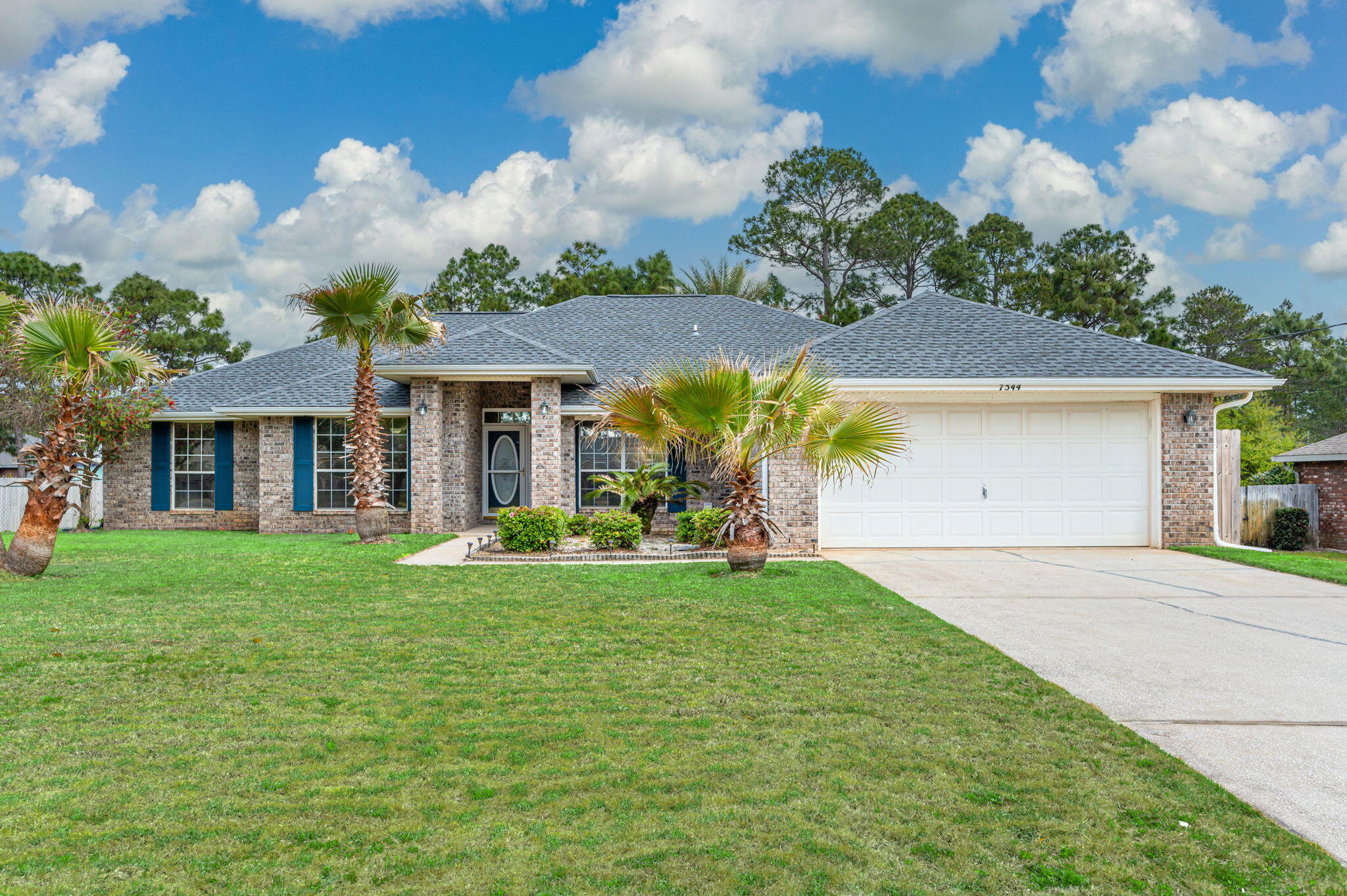 HOLLEY BY THE SEA - Residential