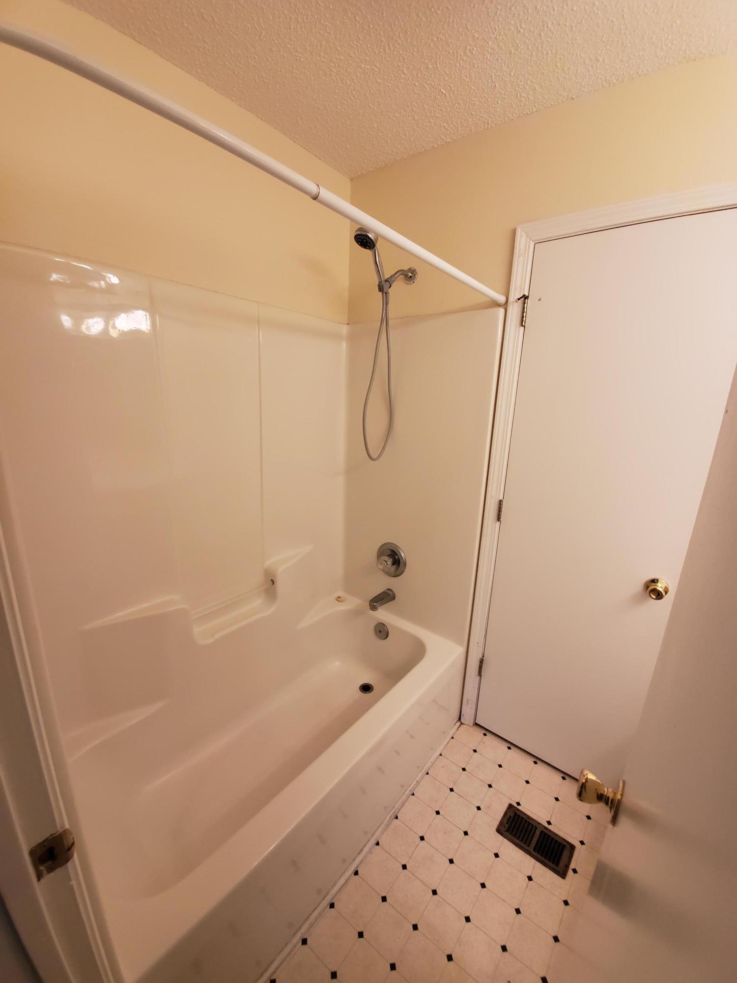 LIVE OAK - Residential Lease