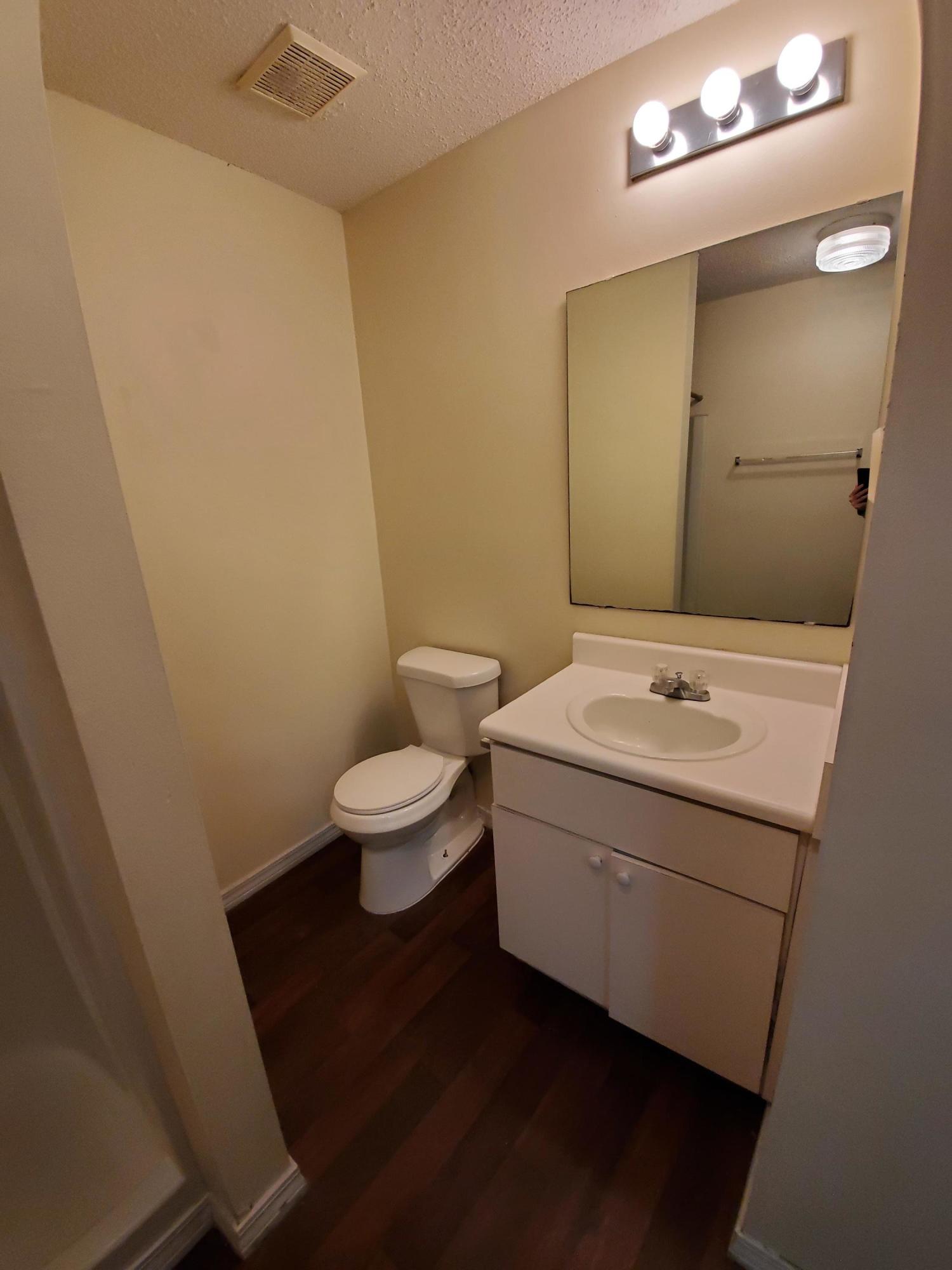 LIVE OAK - Residential Lease