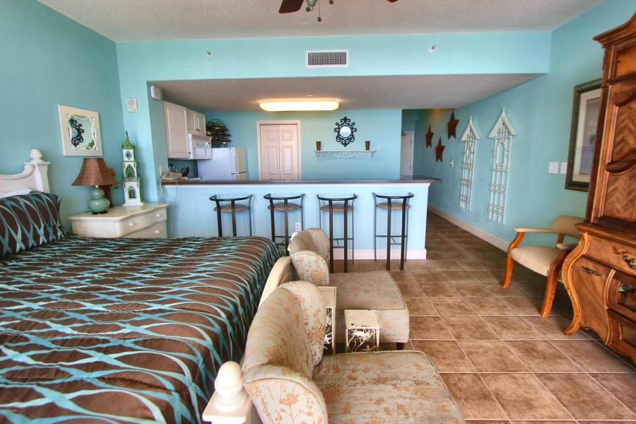 For Additional information and pictures please go to BCAR listing 650547