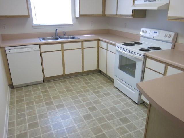BRADFORD PLACE APT S/D - Residential Lease