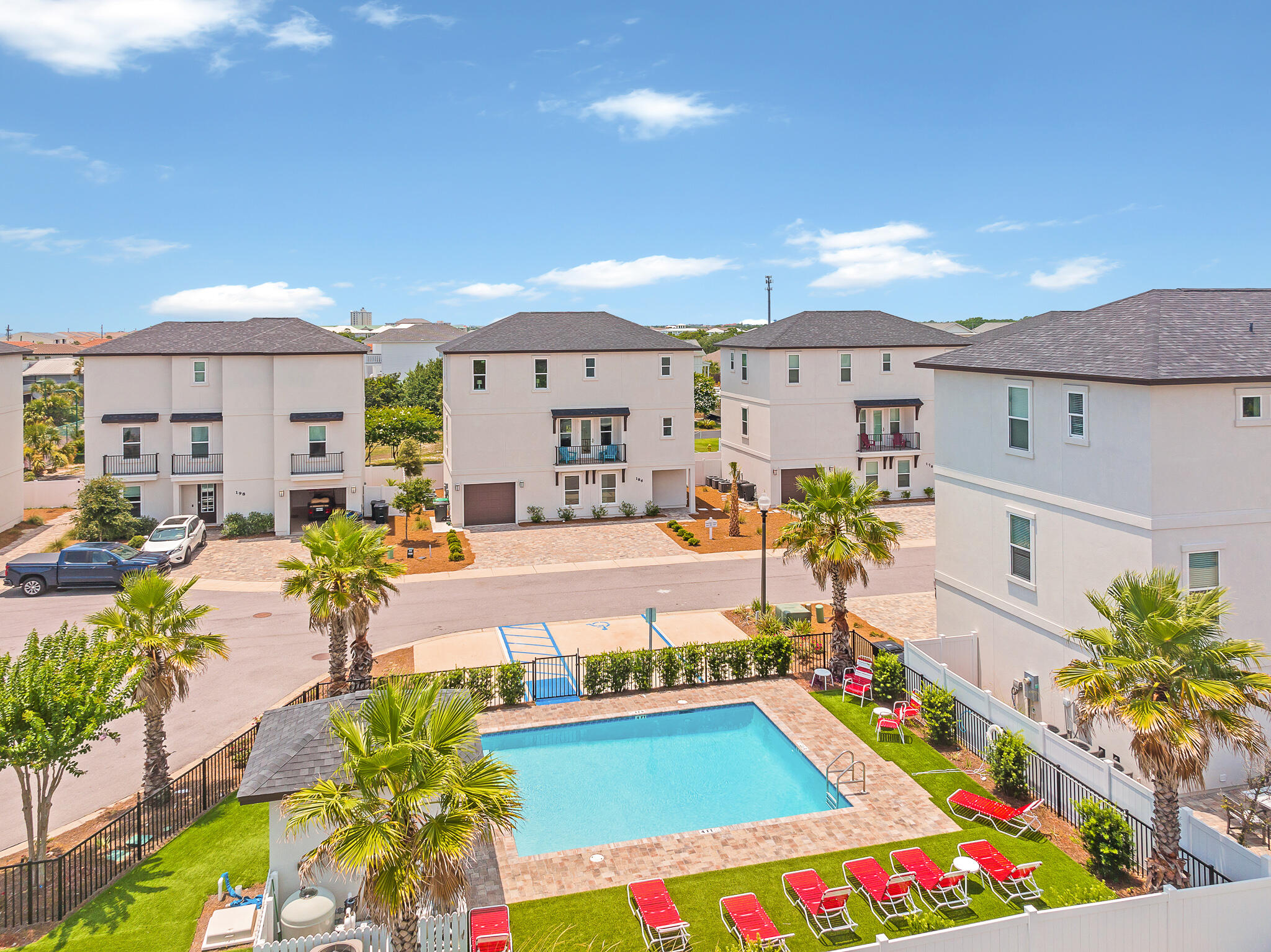 Hidden Palms - Residential