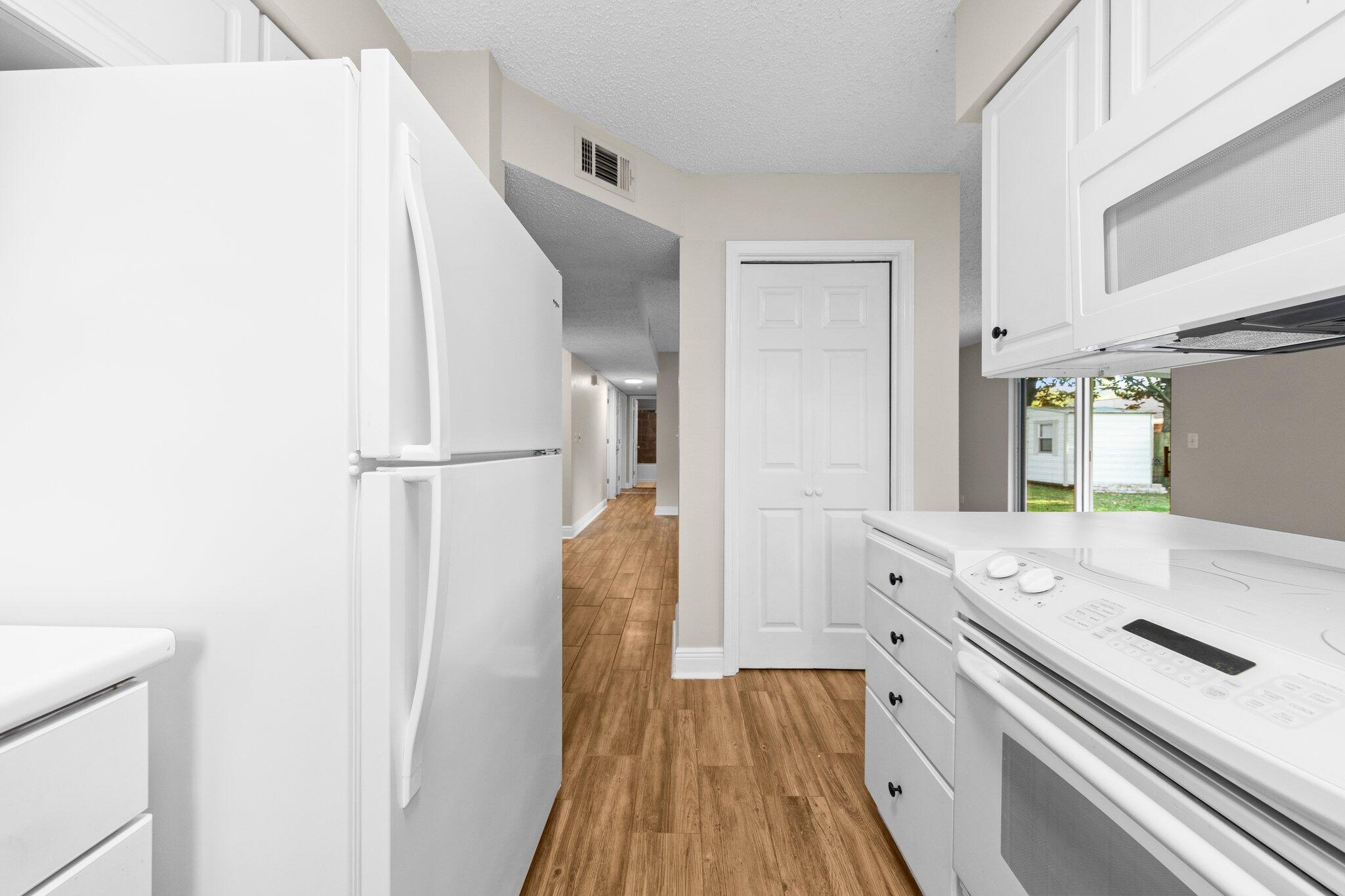 PORT DIXIE - Residential Lease