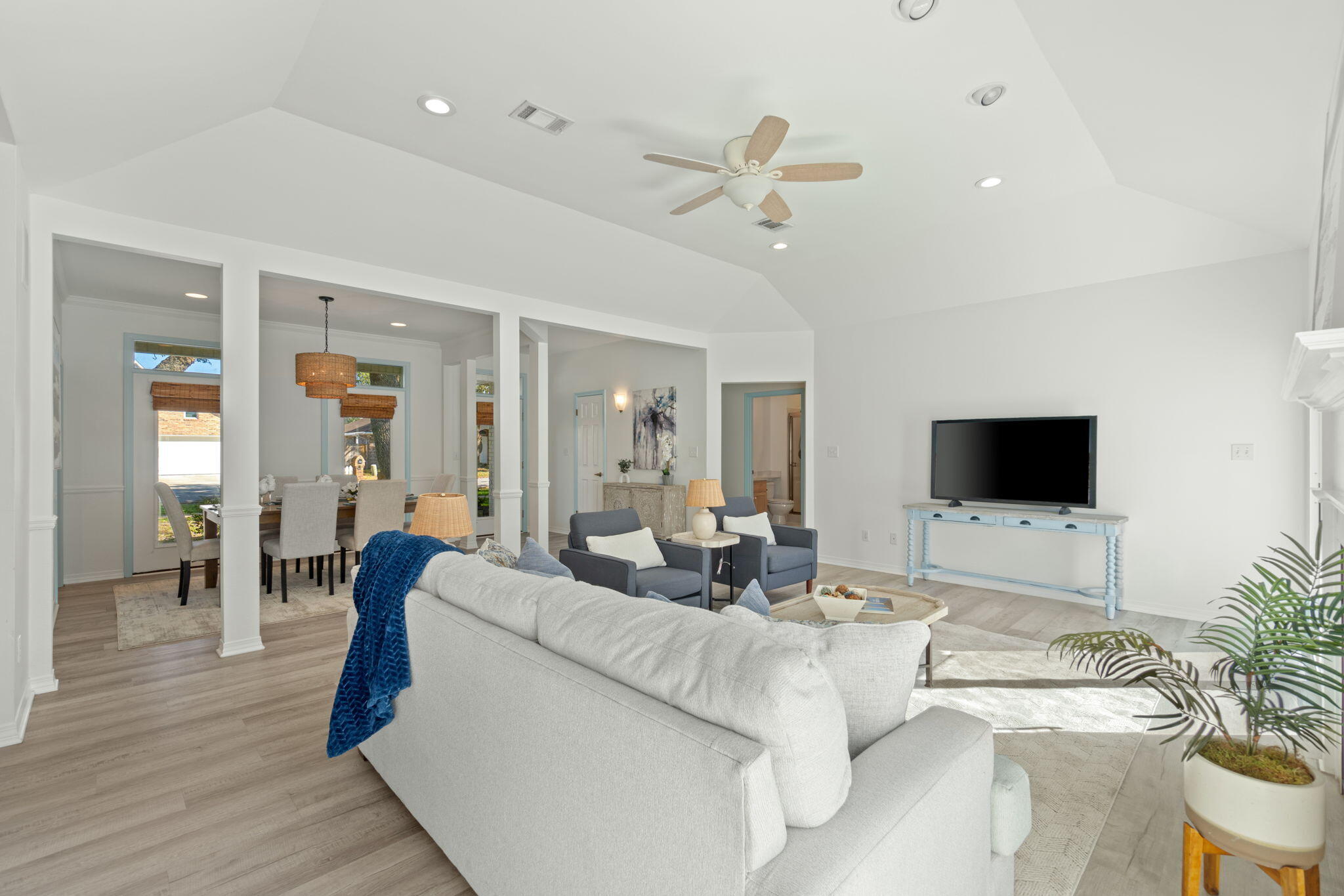 EMERALD BREEZE ESTATES - Residential
