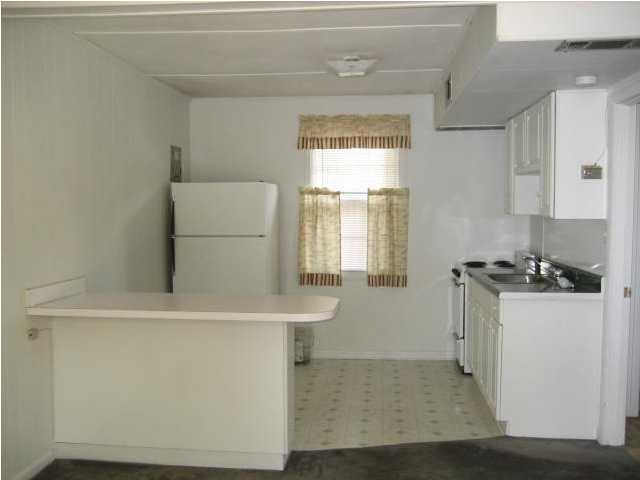 EDGEWATER APT - Residential Lease
