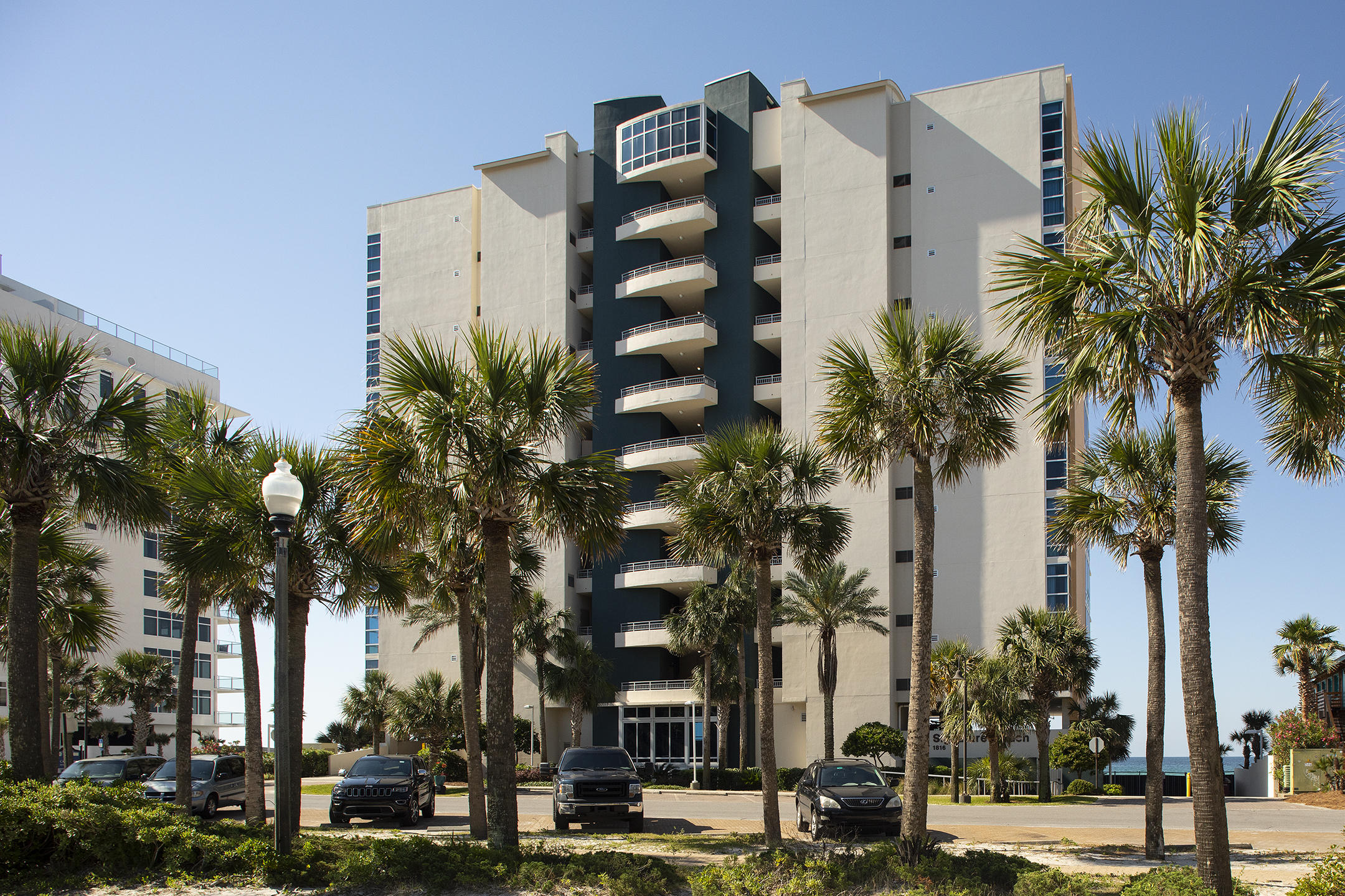 SIGNATURE BEACH - Residential