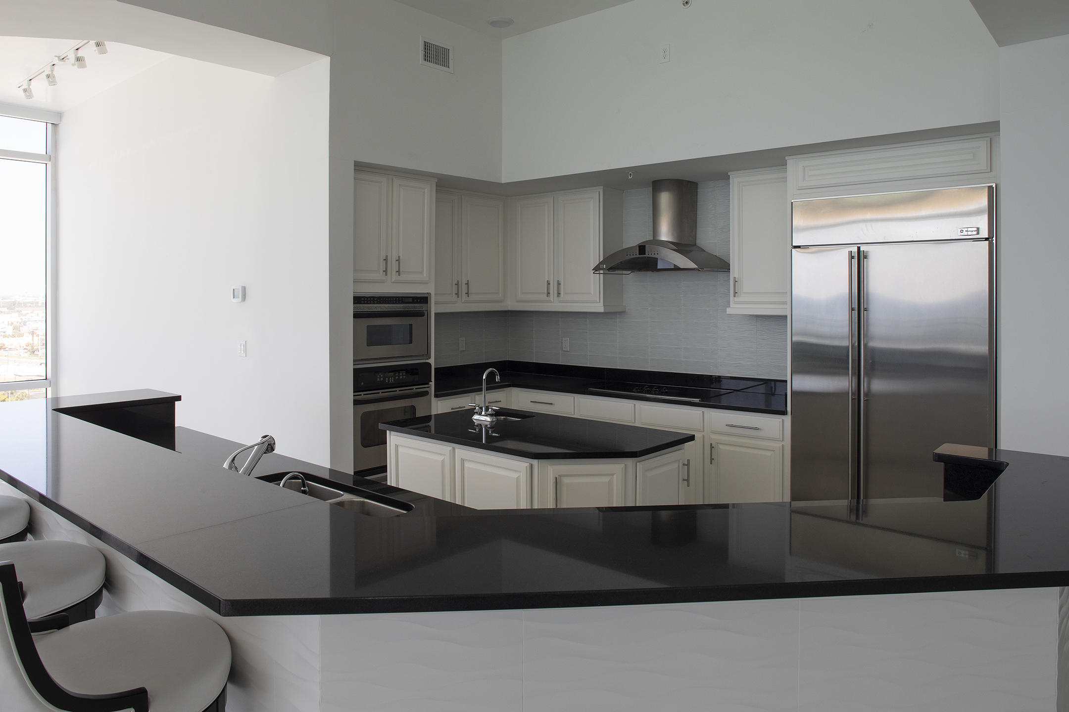 SIGNATURE BEACH - Residential