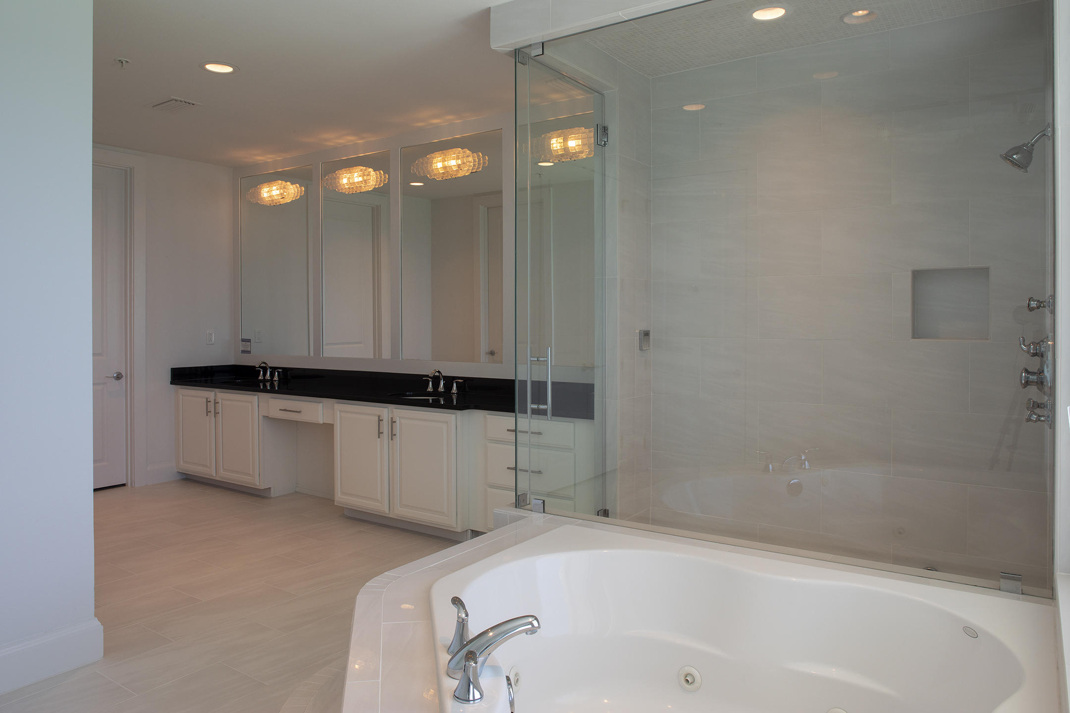 SIGNATURE BEACH - Residential