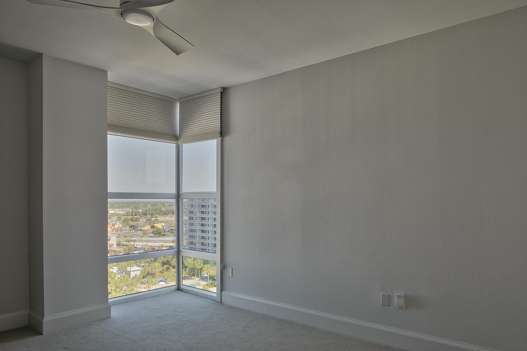 SIGNATURE BEACH - Residential