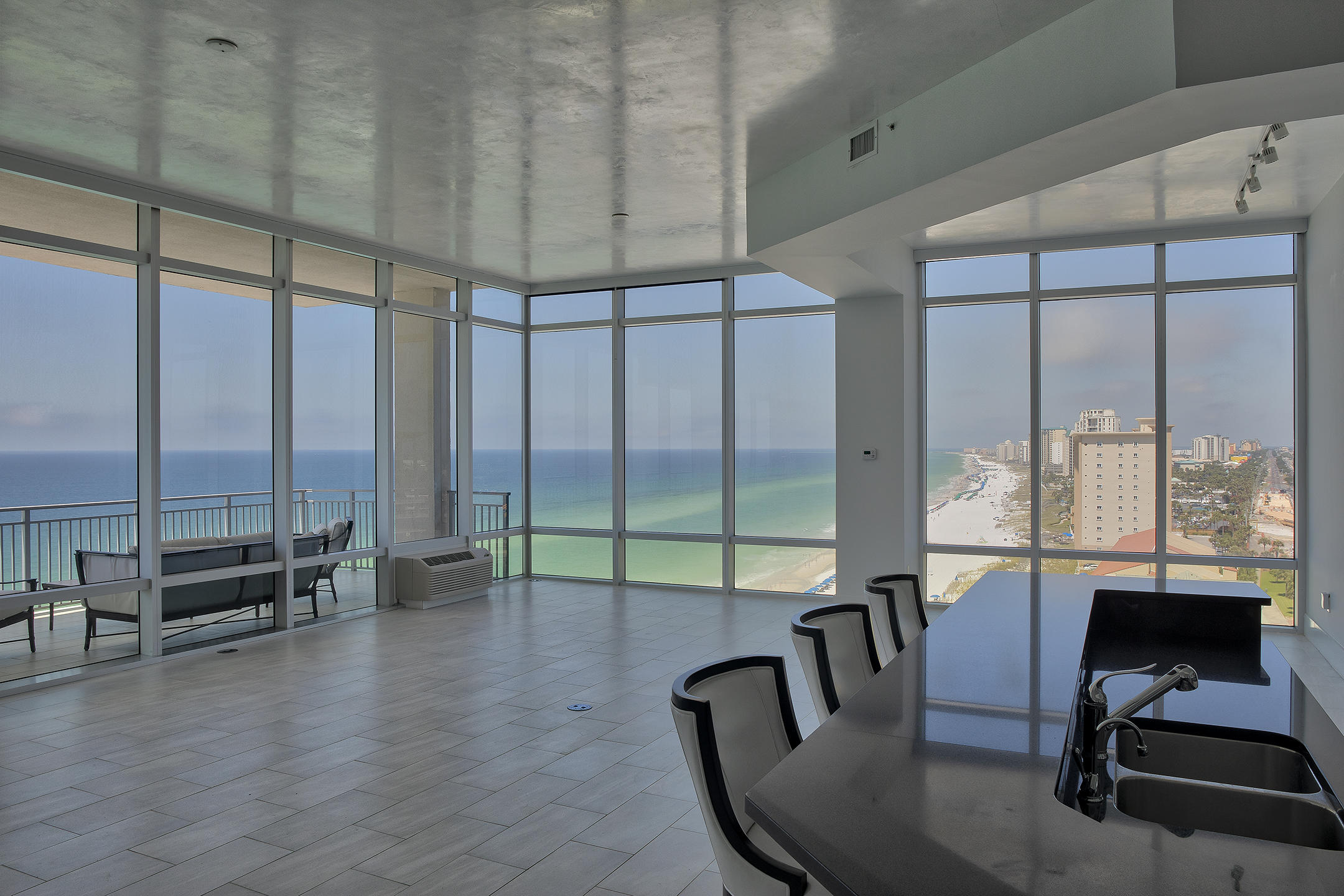 SIGNATURE BEACH - Residential