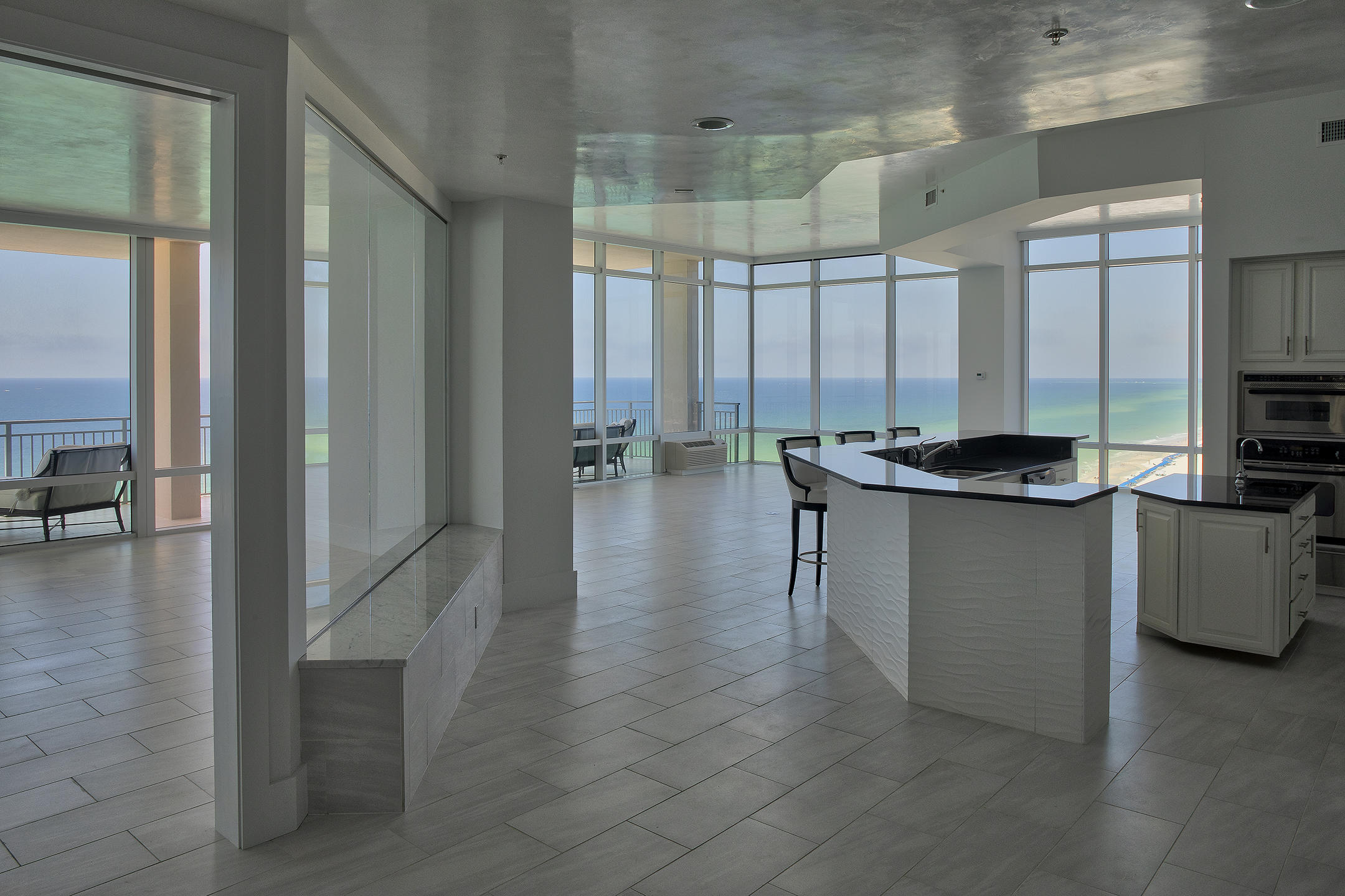 SIGNATURE BEACH - Residential