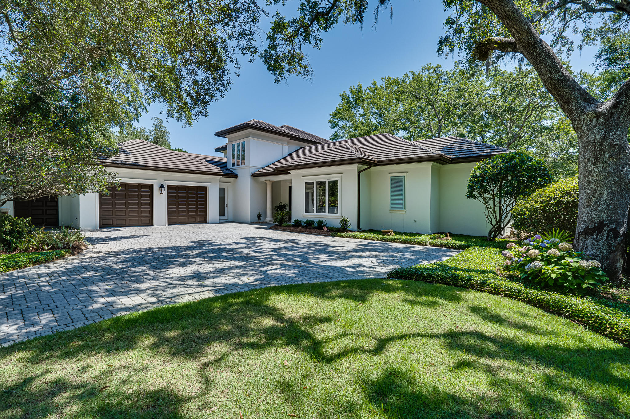 BURNT PINE EAST - Residential