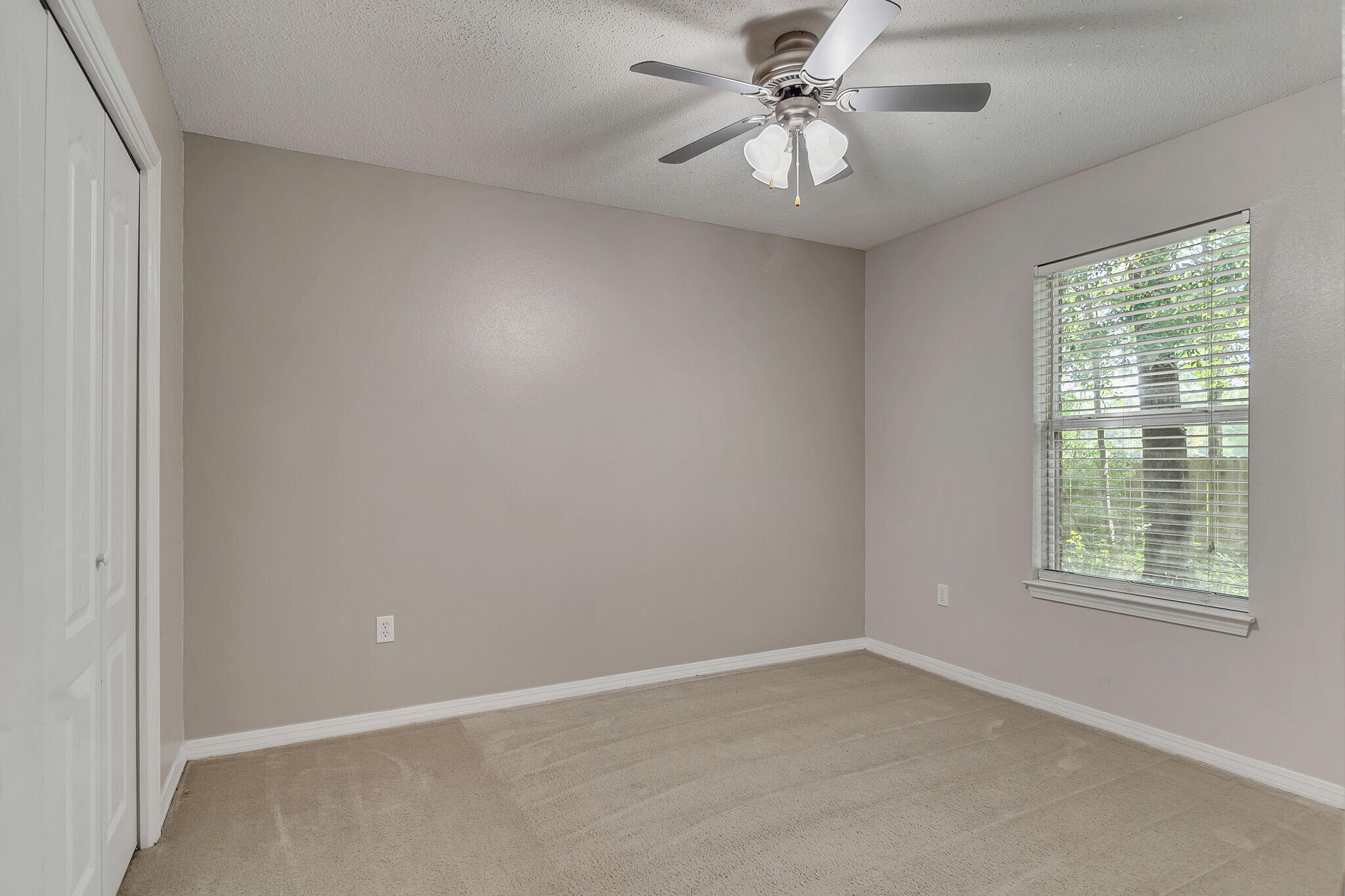 COUNTRYWOOD EST - Residential Lease