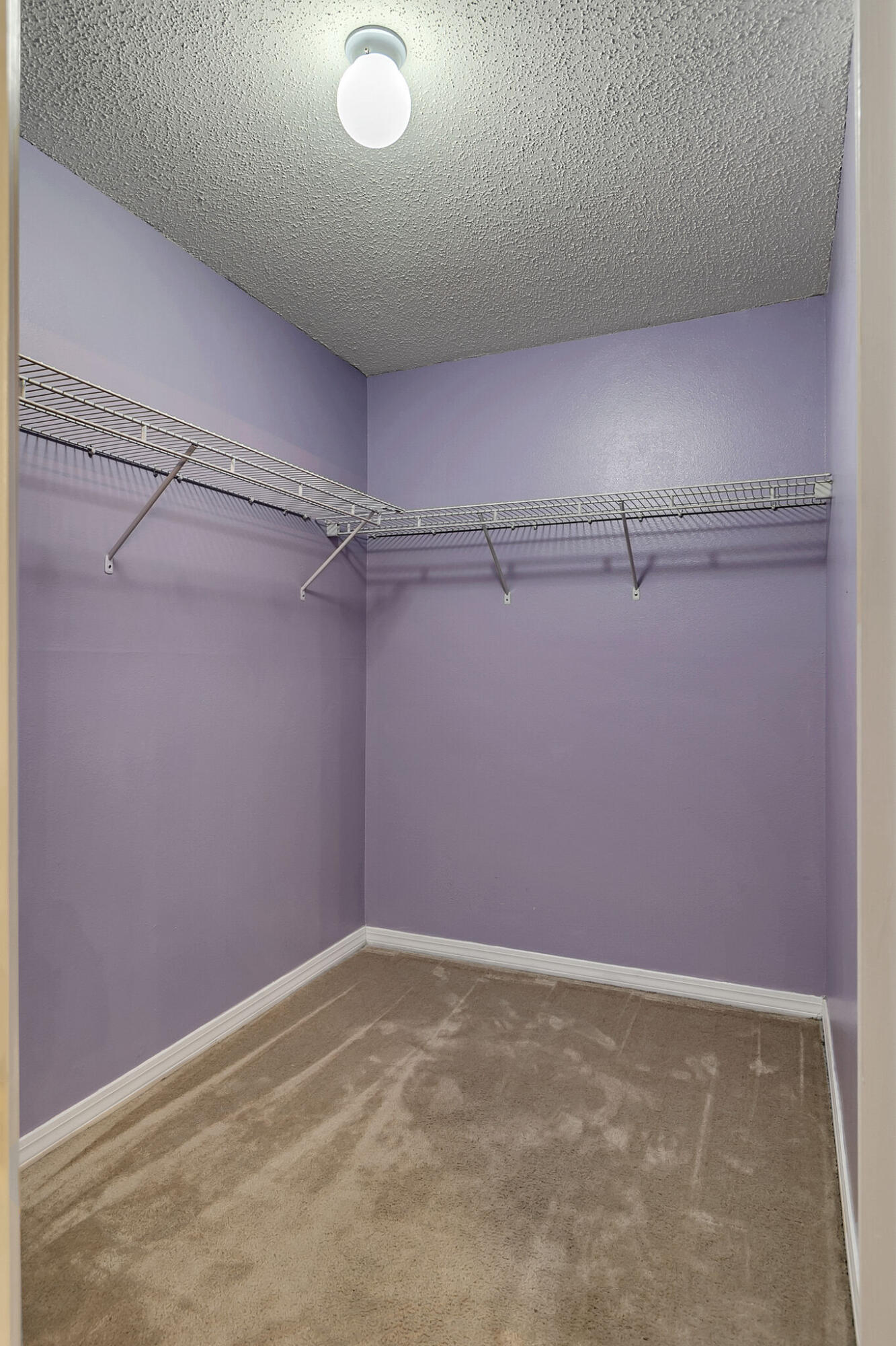 COUNTRYWOOD EST - Residential Lease