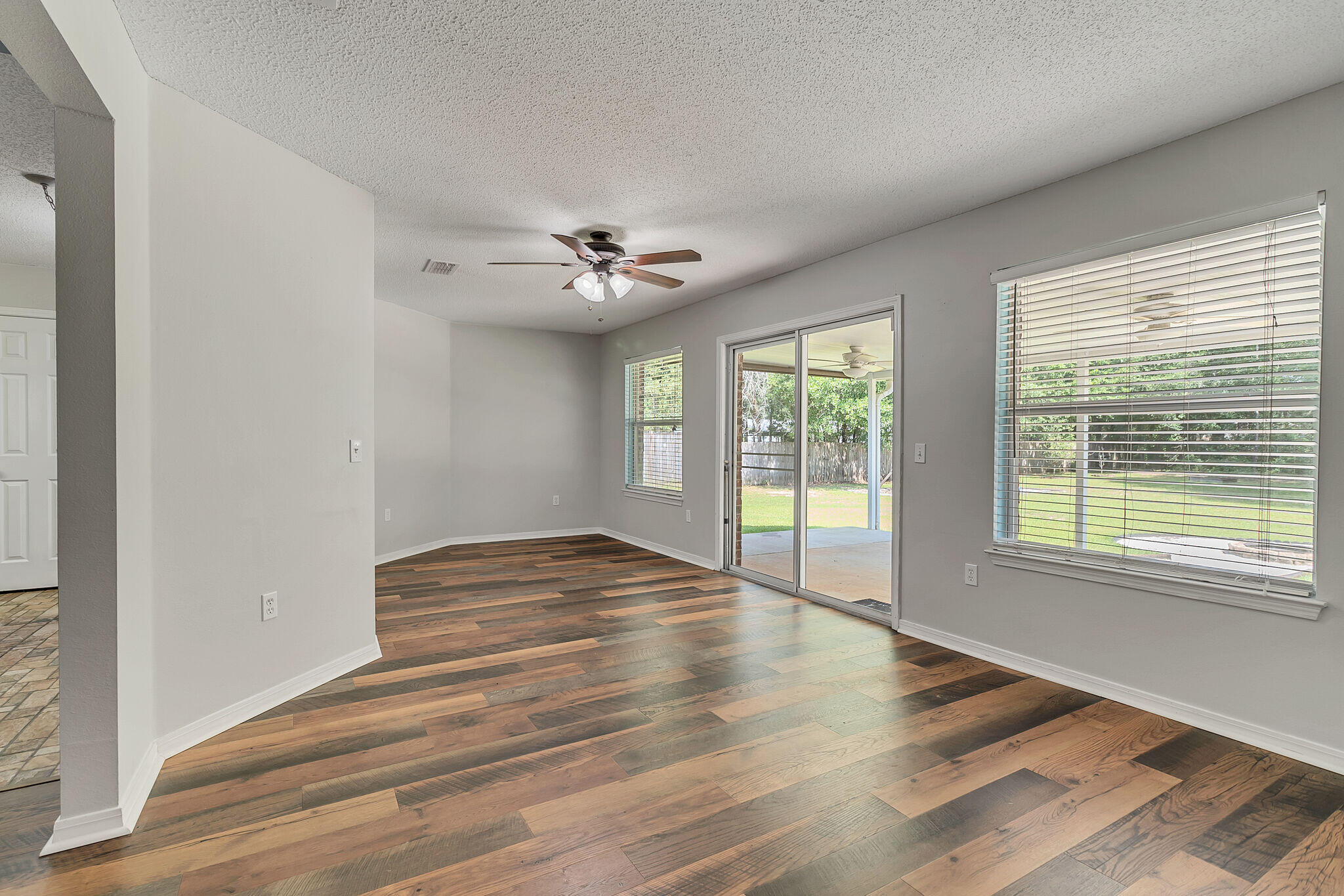COUNTRYWOOD EST - Residential Lease