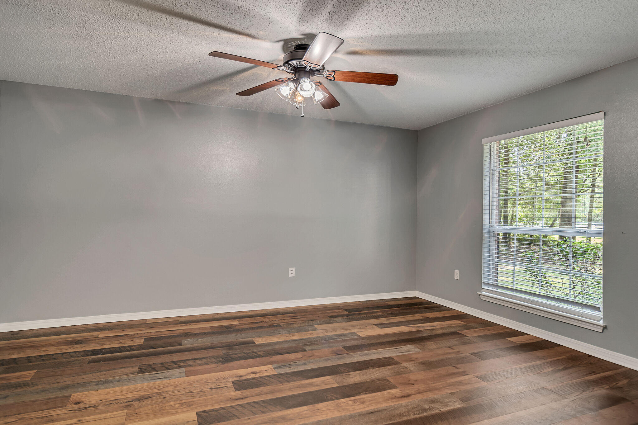 COUNTRYWOOD EST - Residential Lease