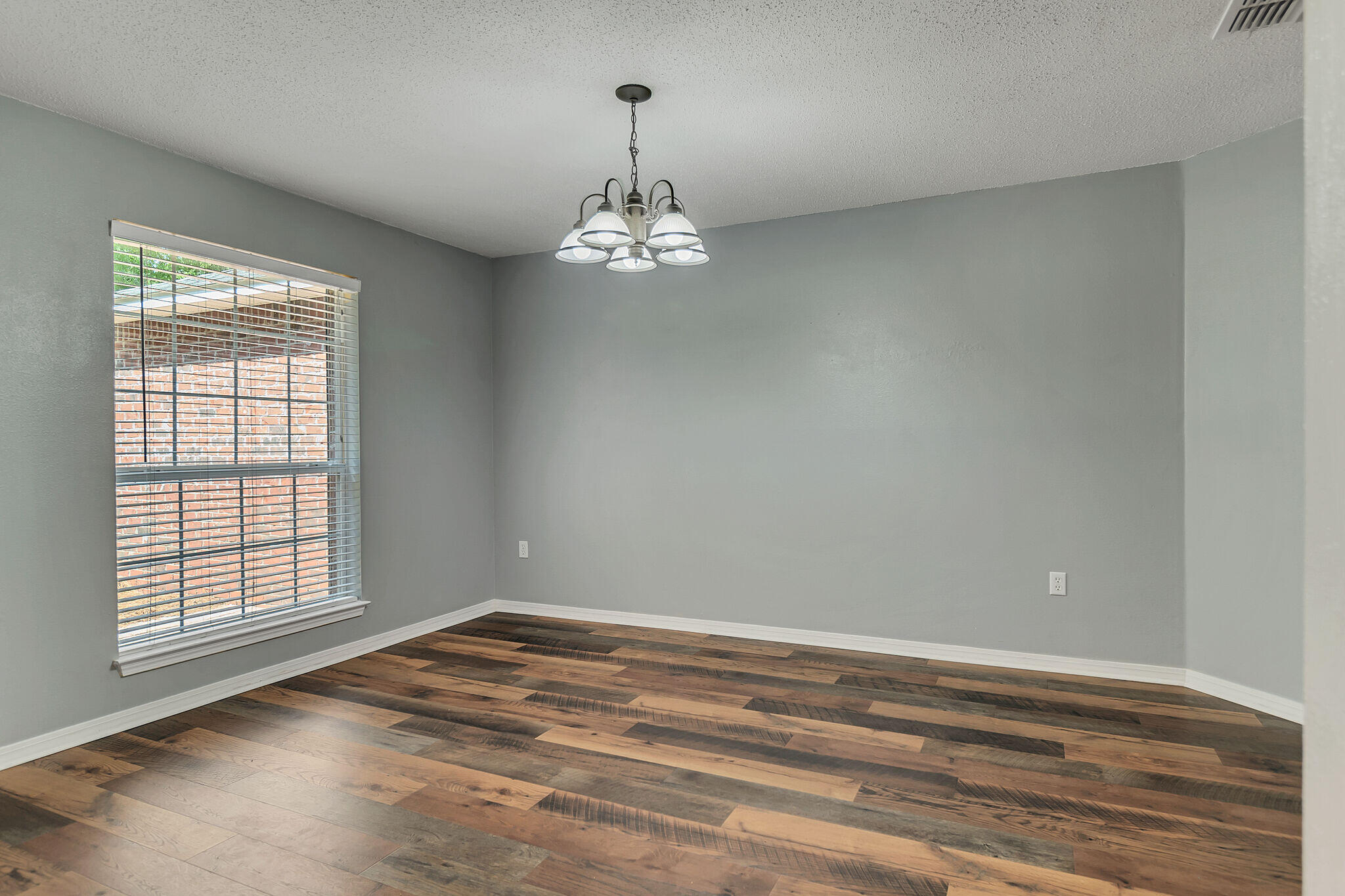 COUNTRYWOOD EST - Residential Lease