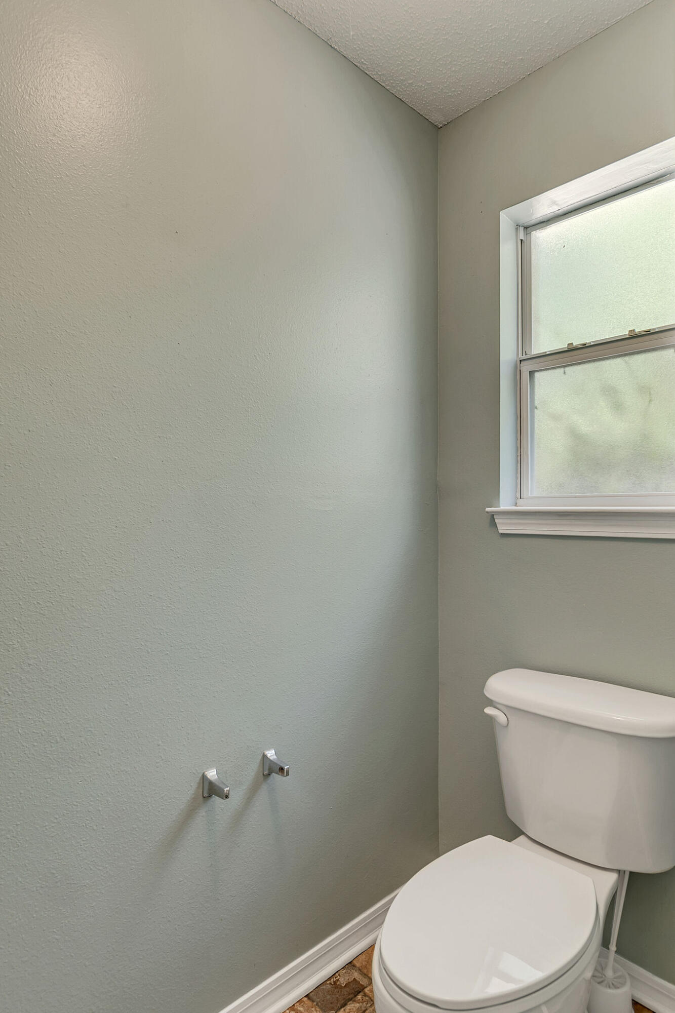 COUNTRYWOOD EST - Residential Lease