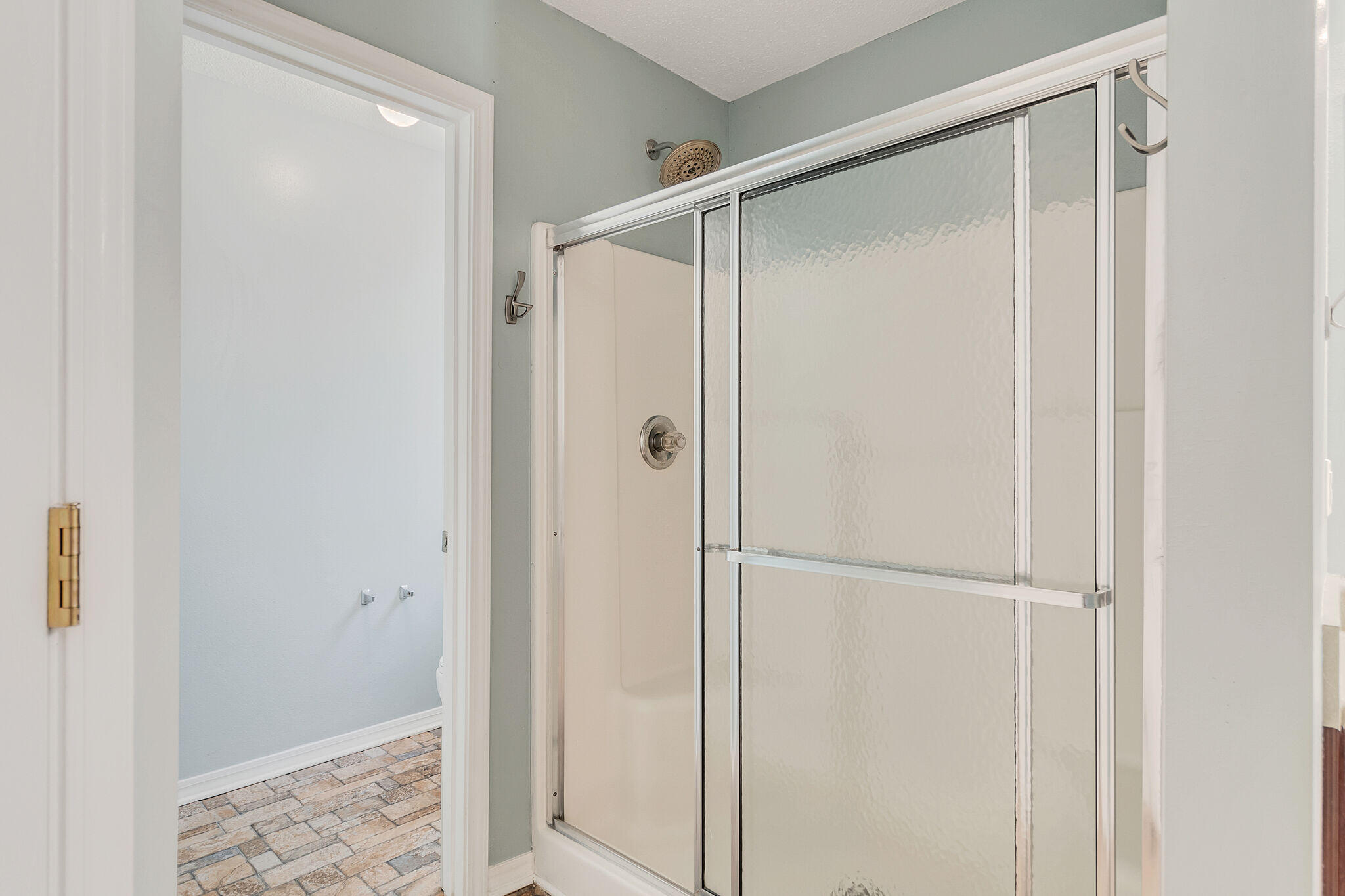 COUNTRYWOOD EST - Residential Lease