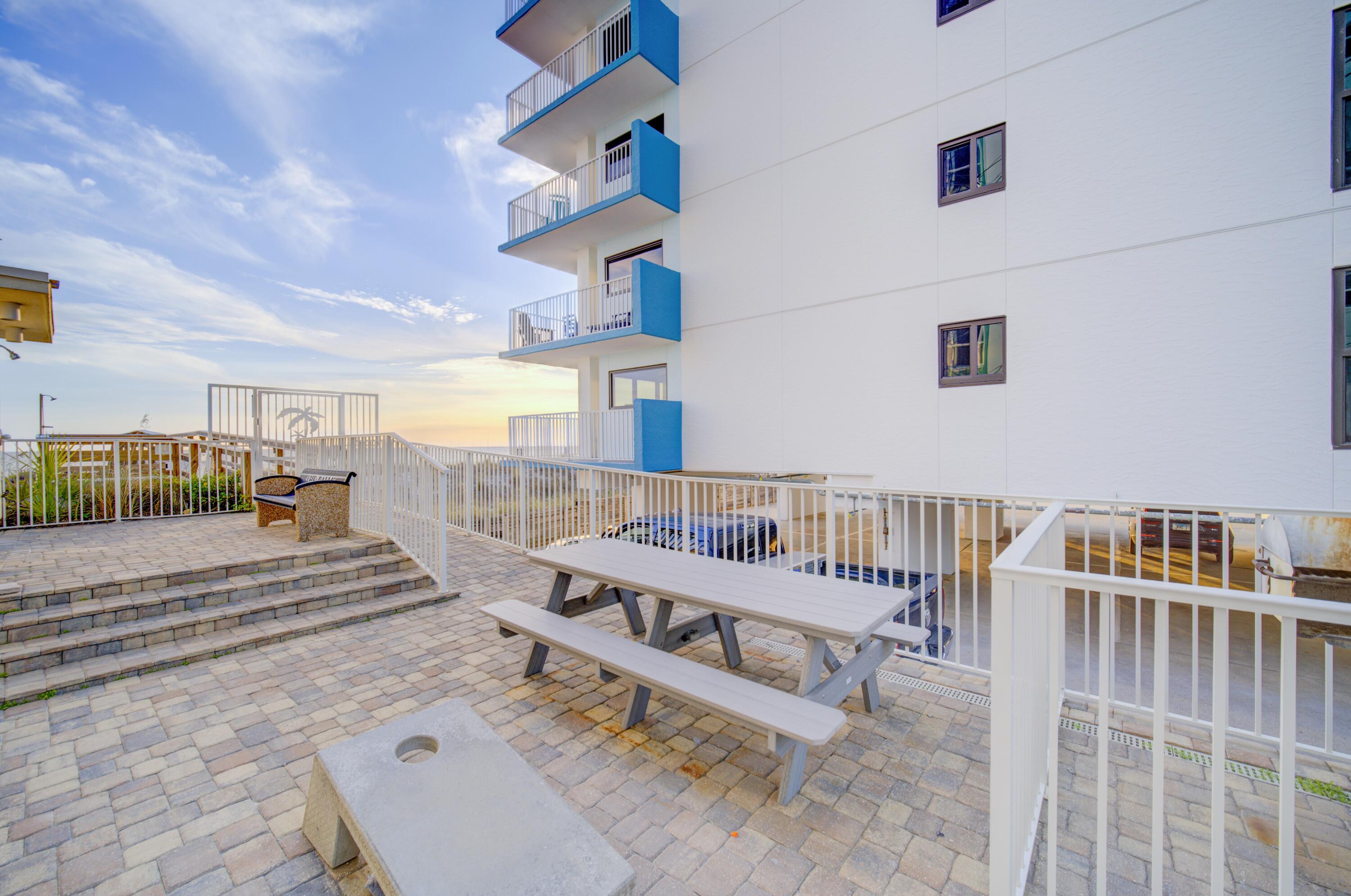 PALMS CONDO - Residential