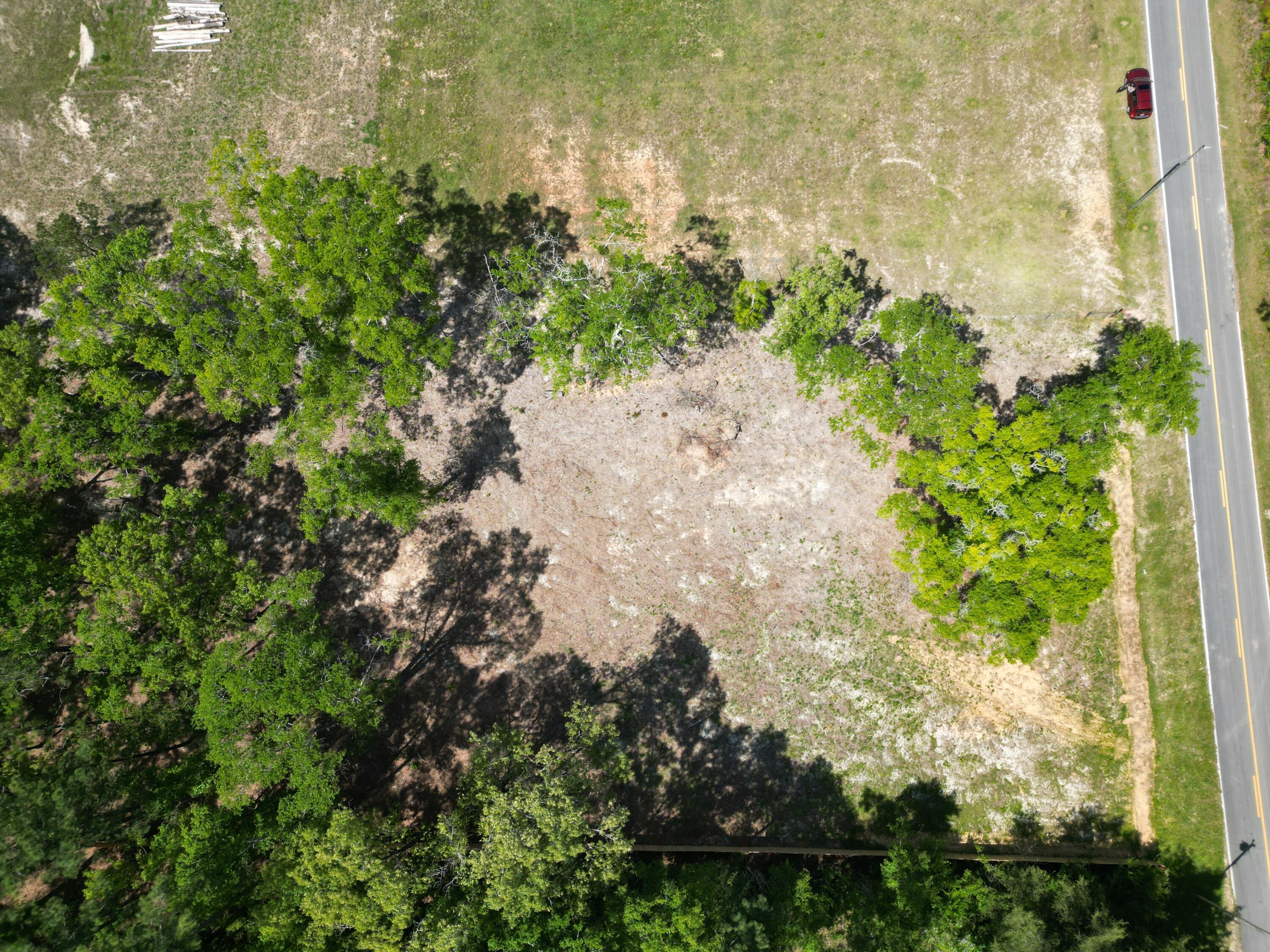 NO RECORDED SUBDIVISION - Land
