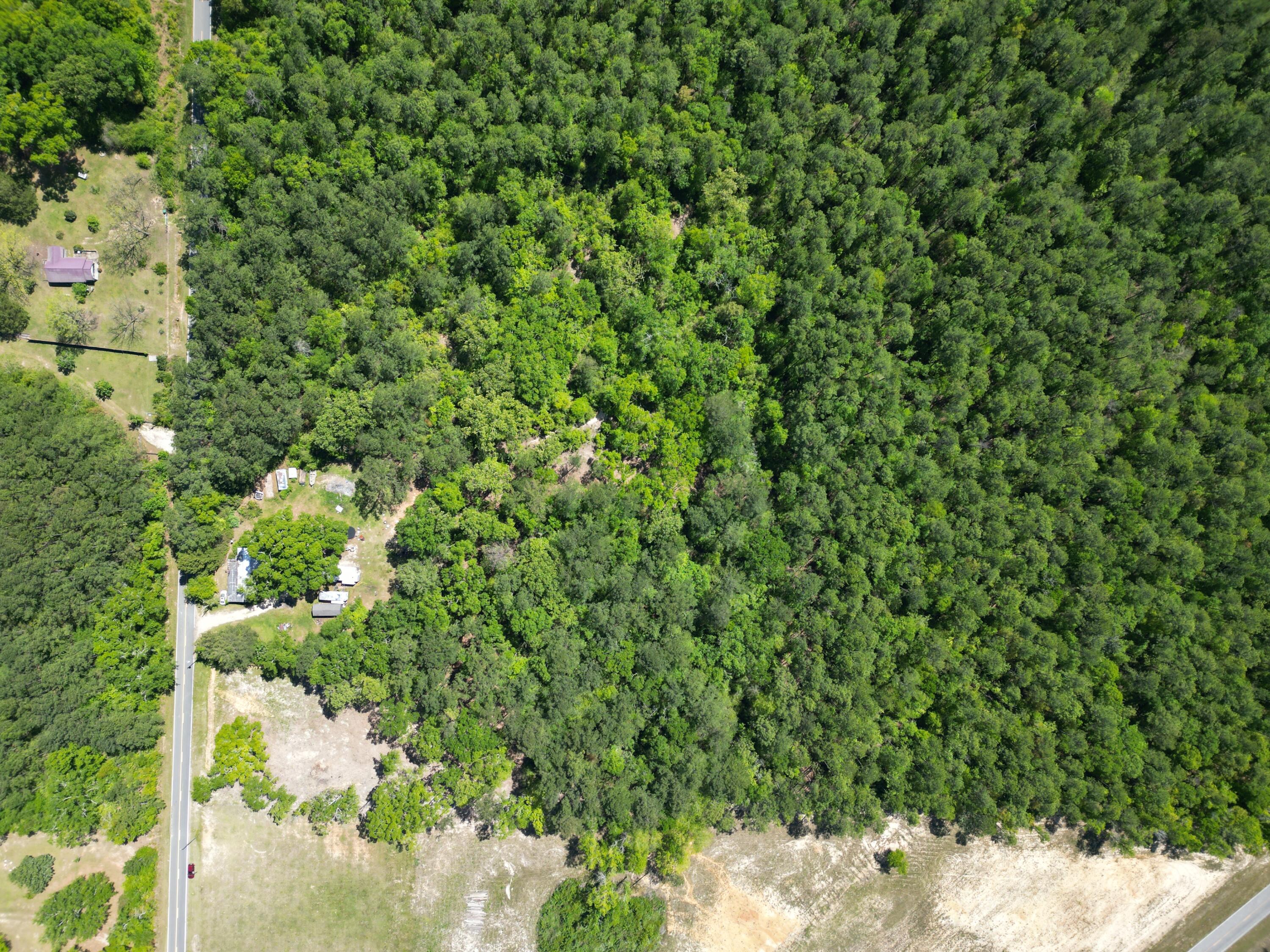 NO RECORDED SUBDIVISION - Land