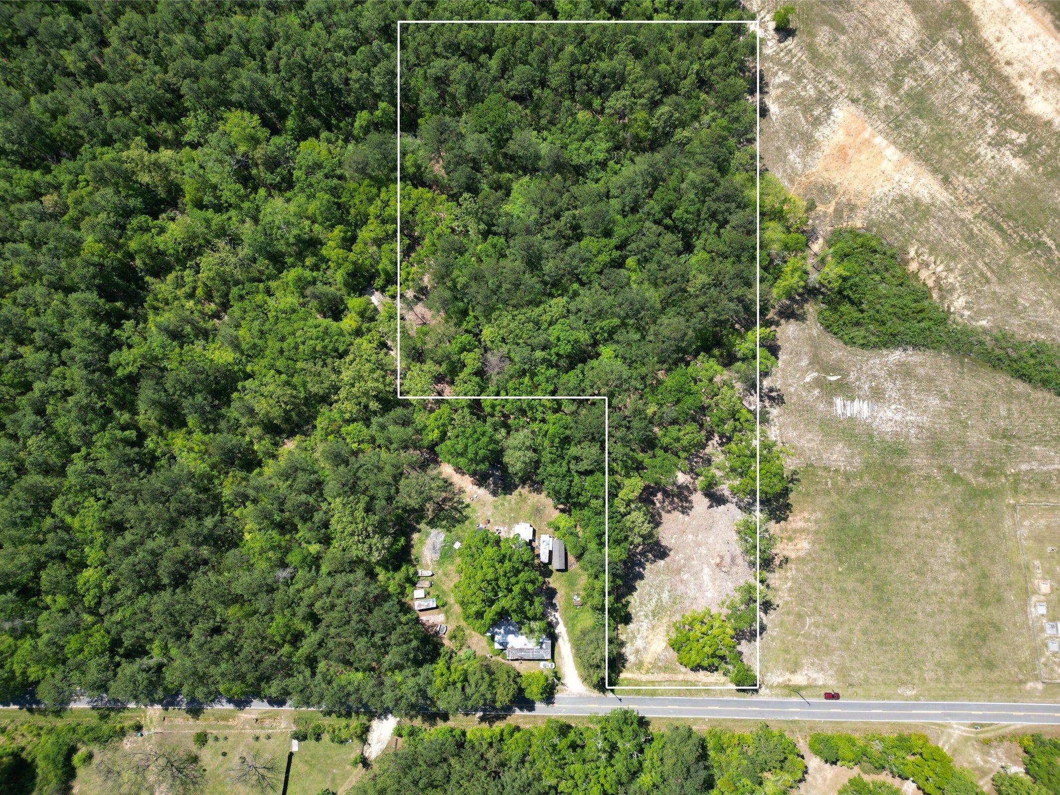 NO RECORDED SUBDIVISION - Land