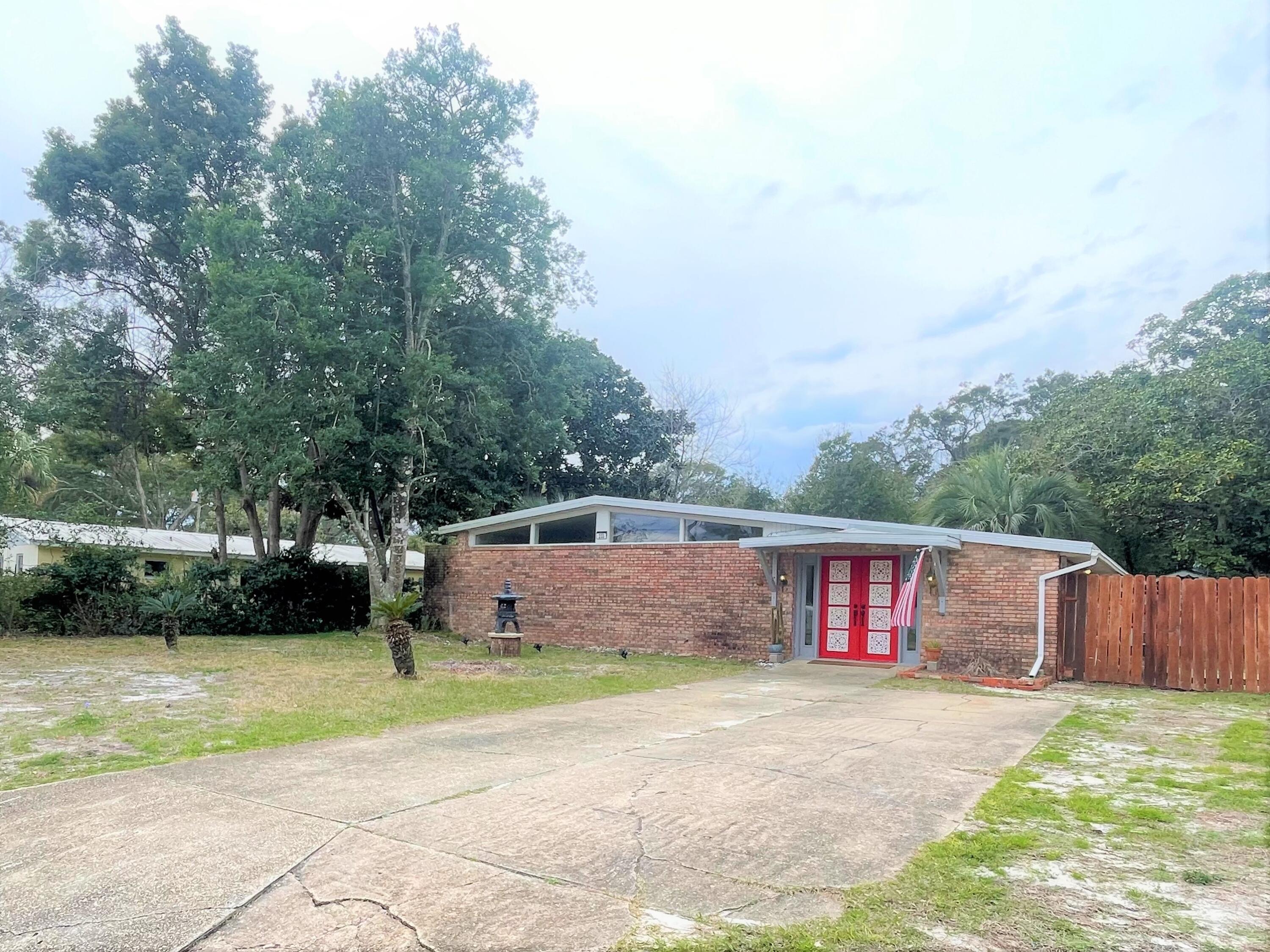 SEABREEZE 5TH ADDN - Residential Lease