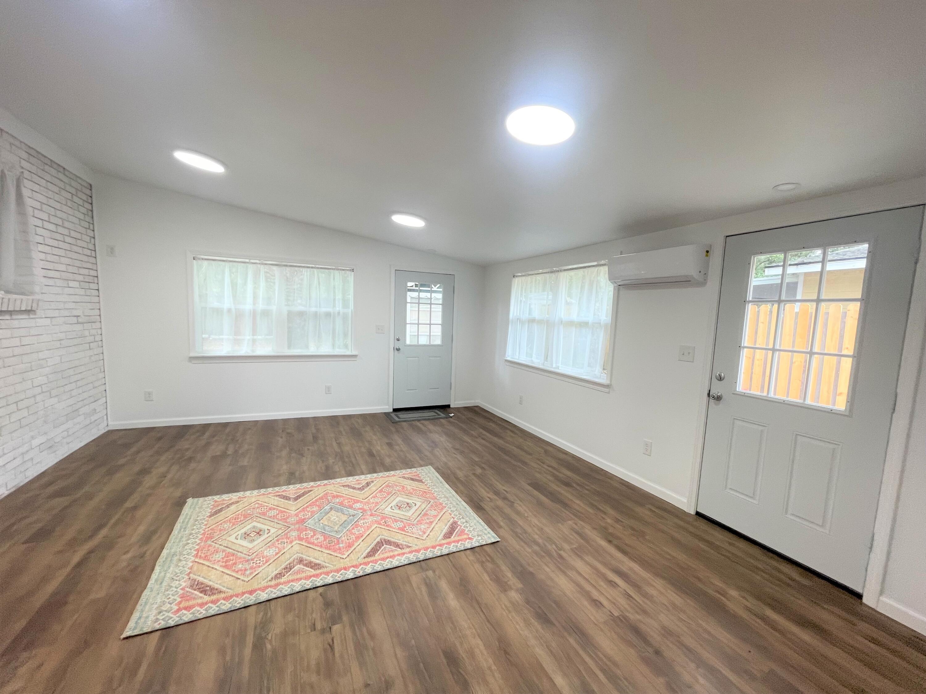SEABREEZE 5TH ADDN - Residential Lease