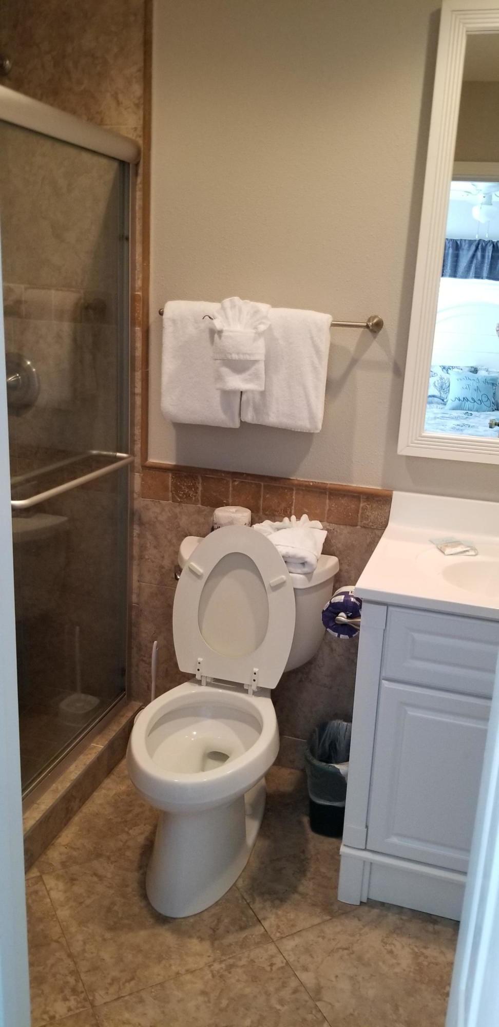 SUMMER BREEZE CONDO - Residential