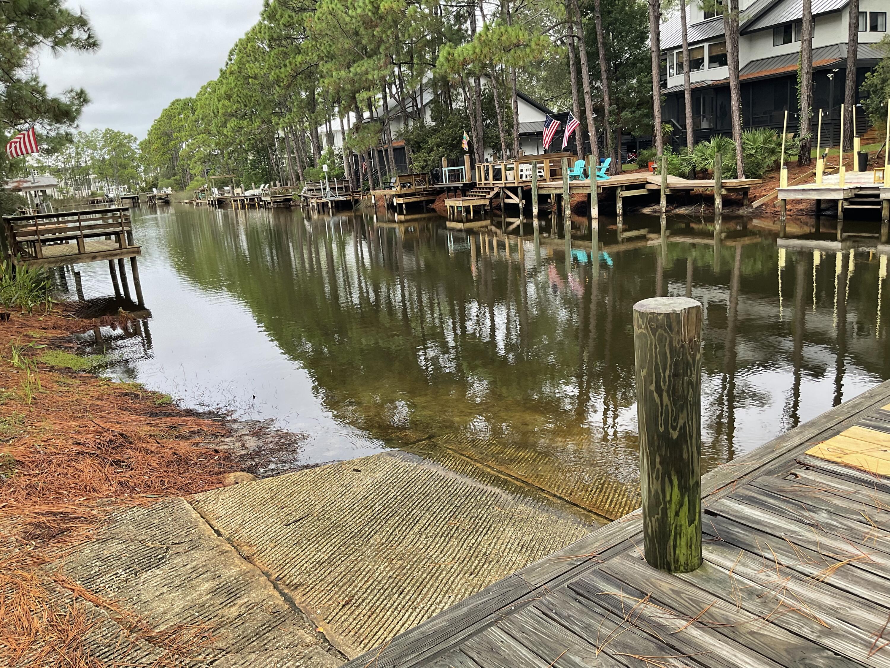 COTTAGES AT EASTERN LAKE - Residential