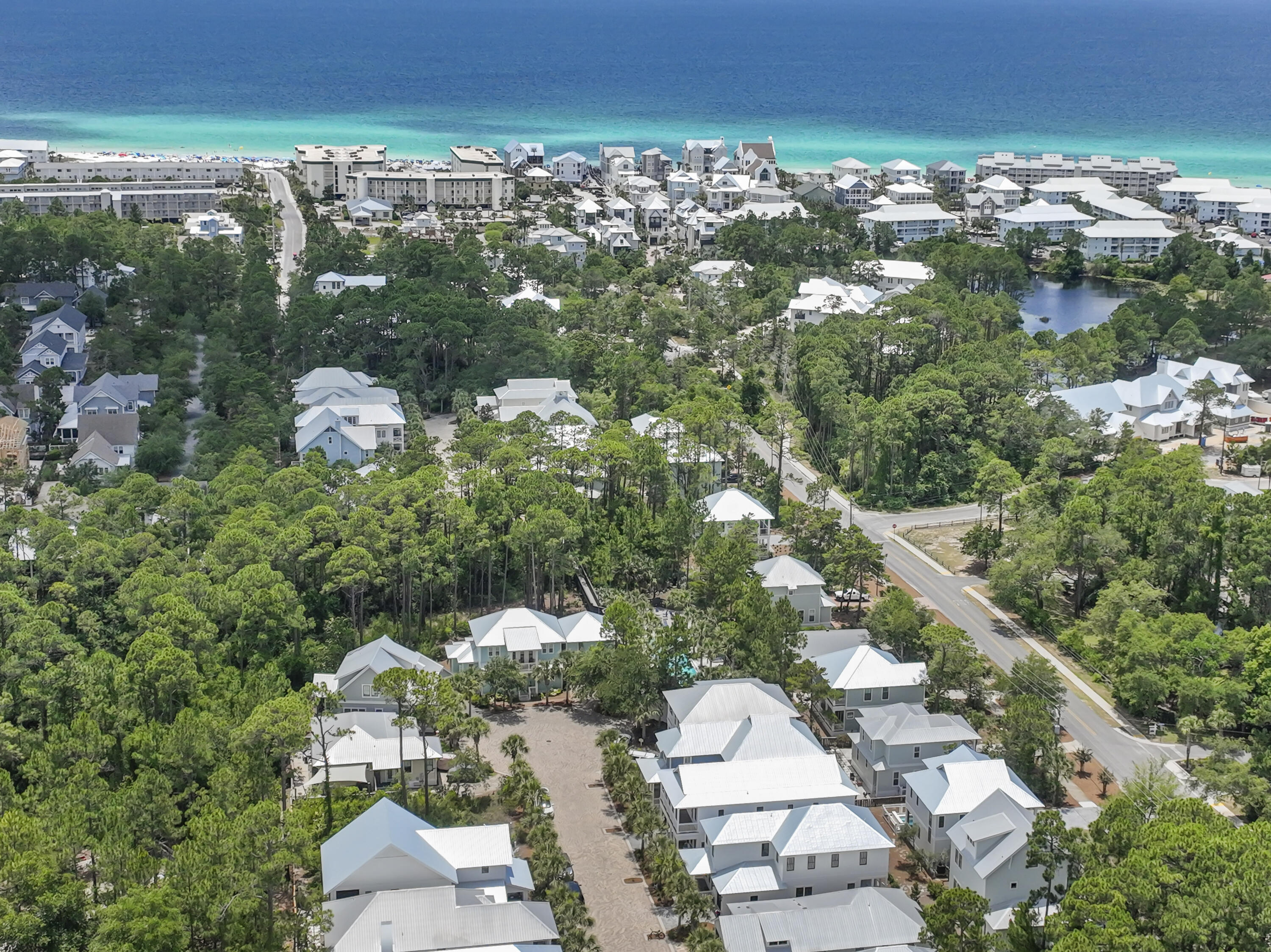 COTTAGES AT EASTERN LAKE - Residential